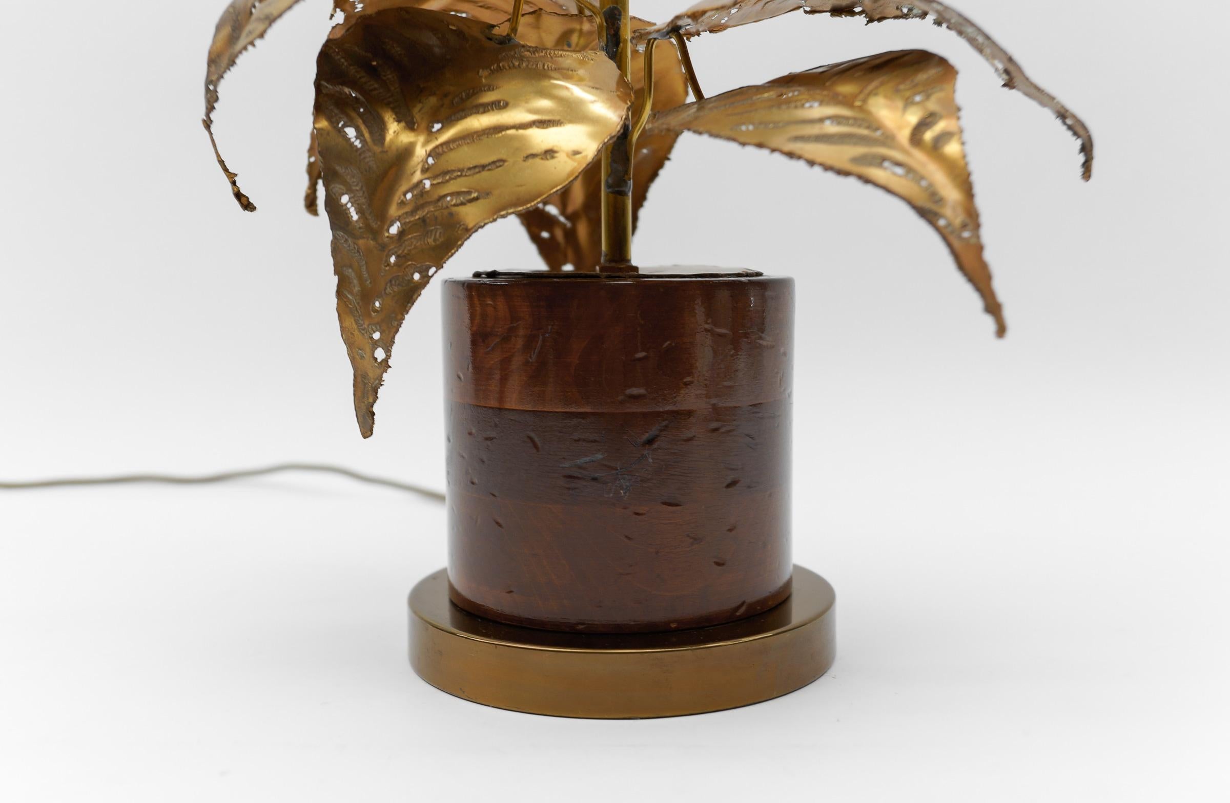 Mid-Century Modern Sunflower Table Lamp made in Brass and Wood, 1960s   For Sale 11