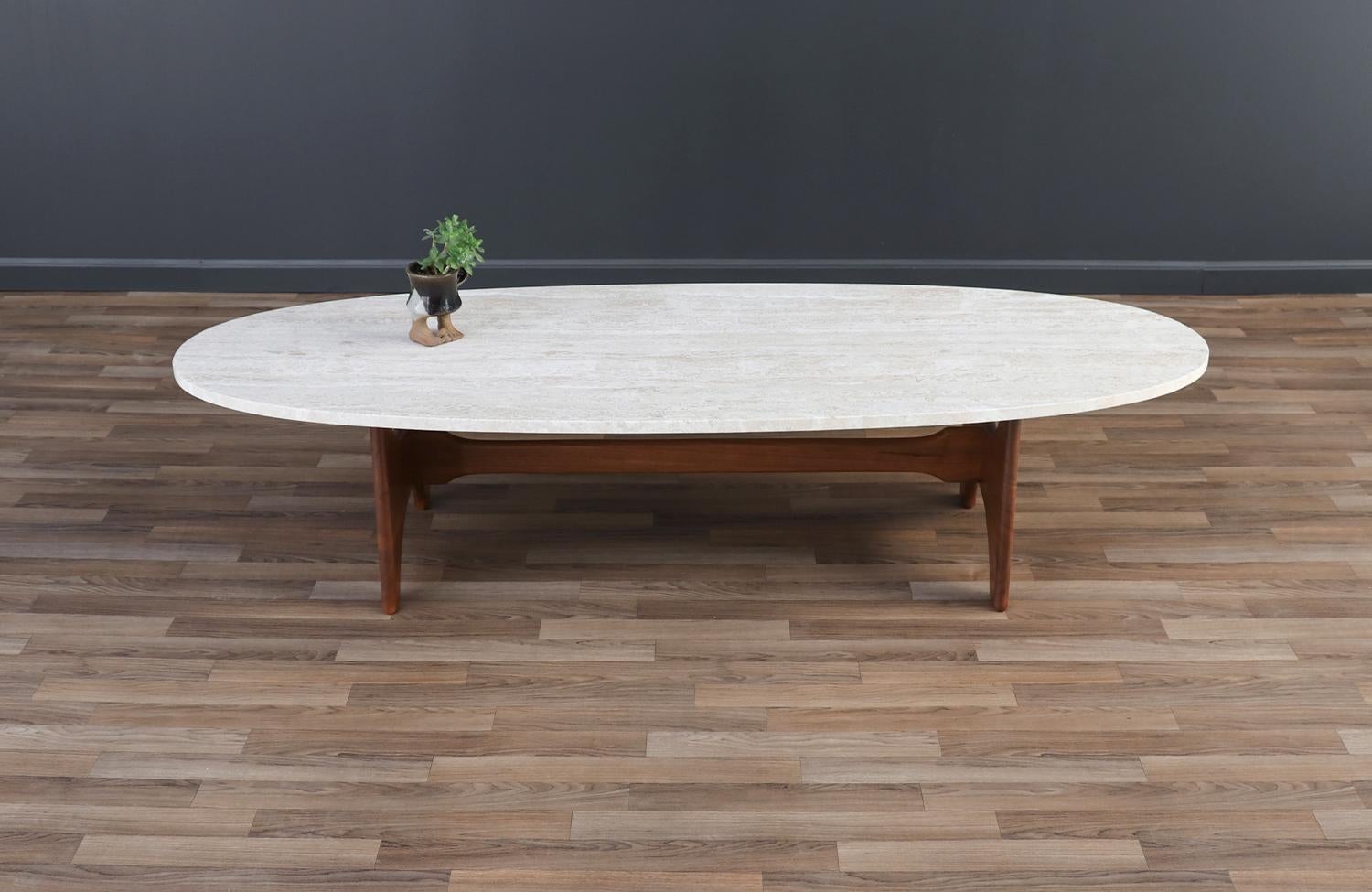 Table basse « Surfboard » moderne du milieu du siècle dernier avec plateau en pierre de travertin Excellent état - En vente à Los Angeles, CA