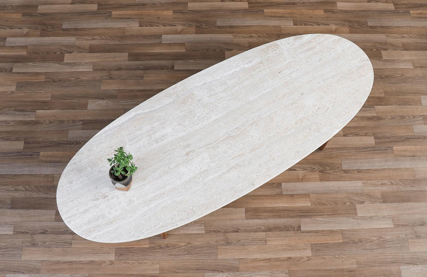 Milieu du XXe siècle Table basse « Surfboard » moderne du milieu du siècle dernier avec plateau en pierre de travertin en vente