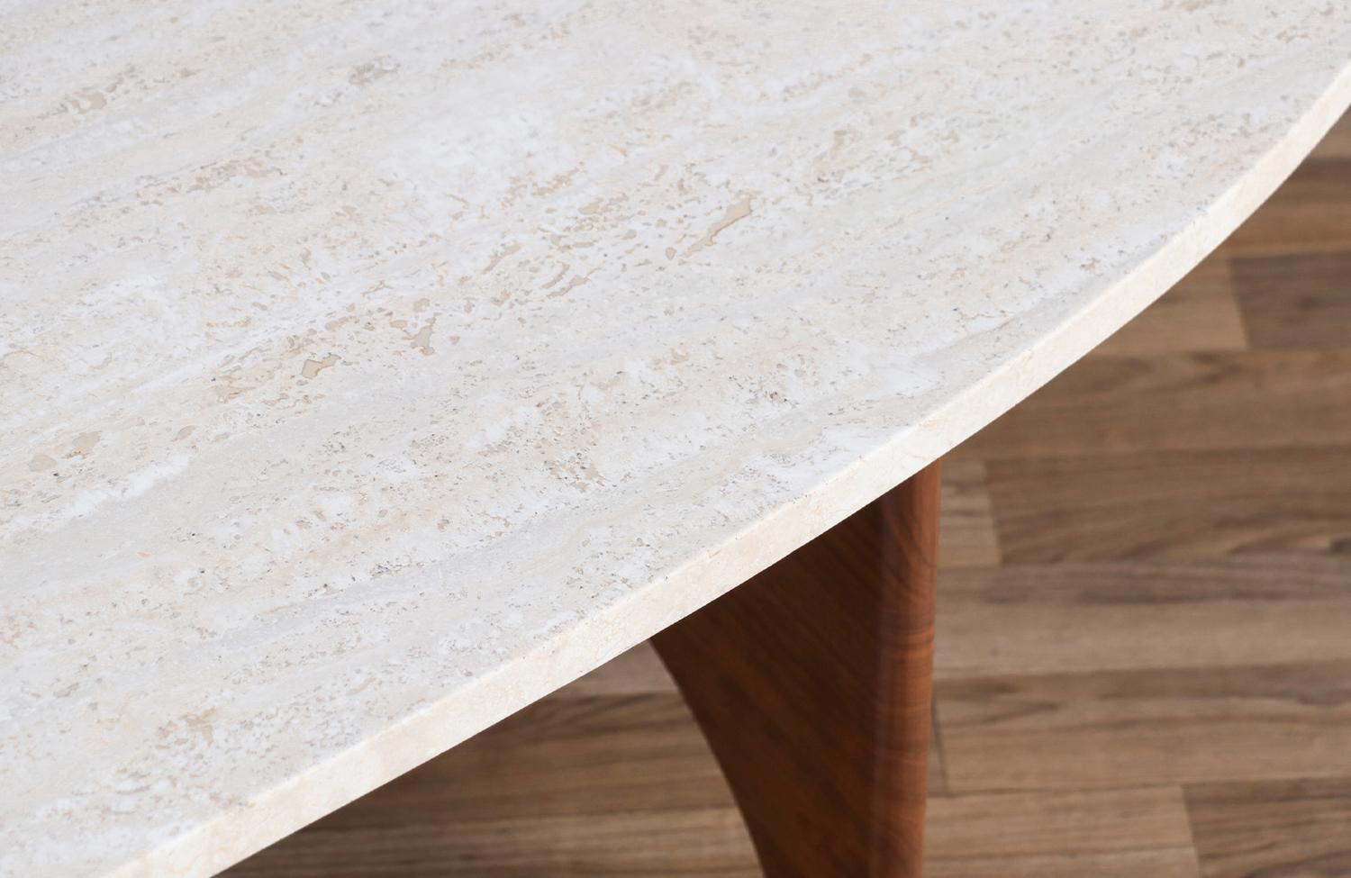 Table basse « Surfboard » moderne du milieu du siècle dernier avec plateau en pierre de travertin en vente 2