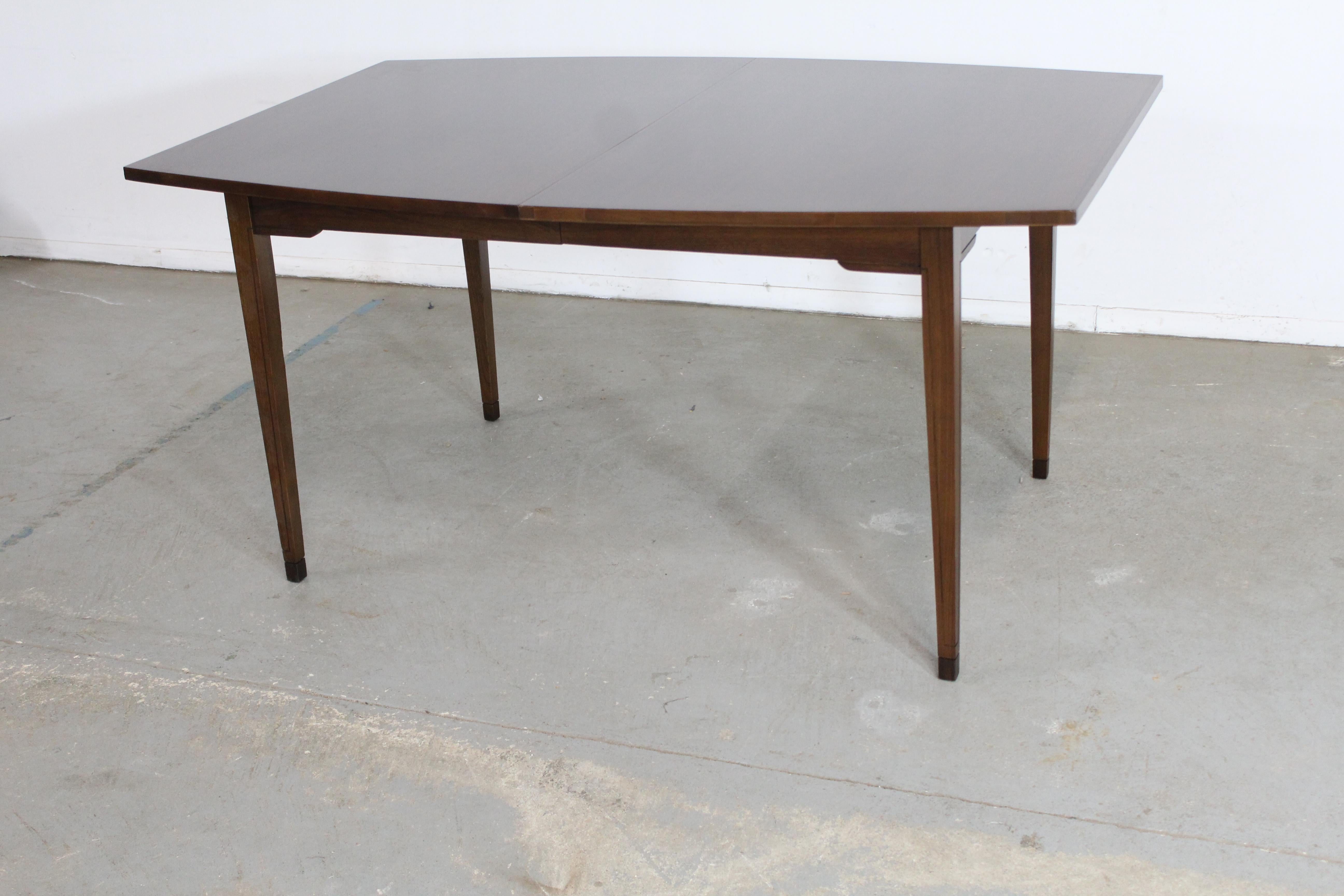 Mid-Century Modern Surfboard Walnut Dining Table by Broyhill For Sale 5