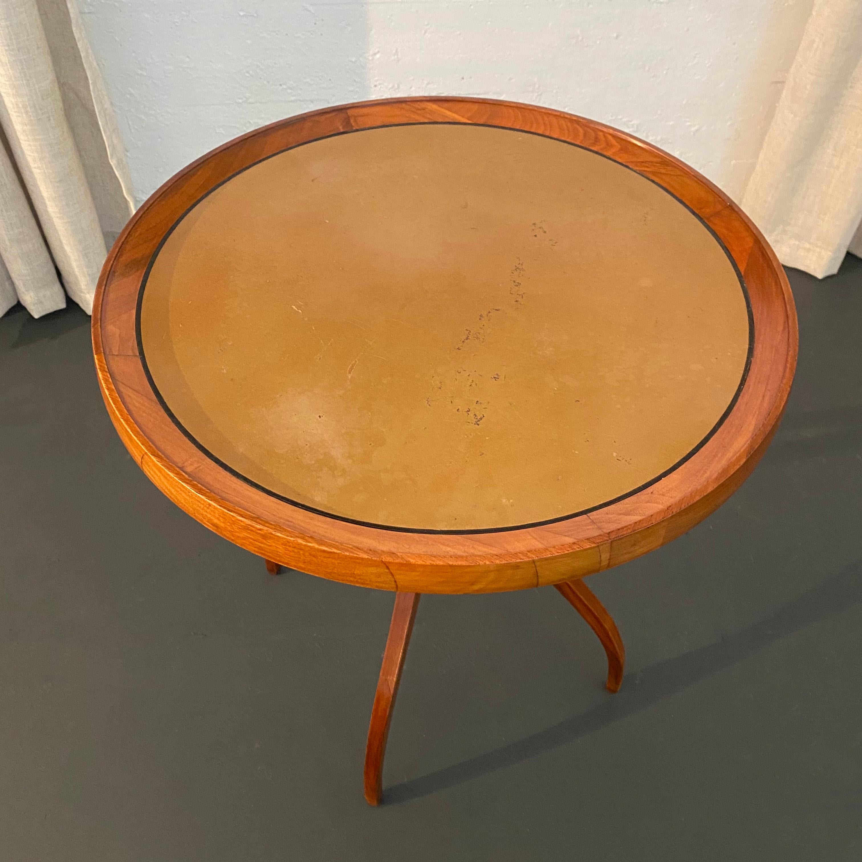 Mid-Century Modern Swag Leg Side Table By Kipp Stewart And Stewart MacDougal In condizioni buone in vendita a Brooklyn, NY