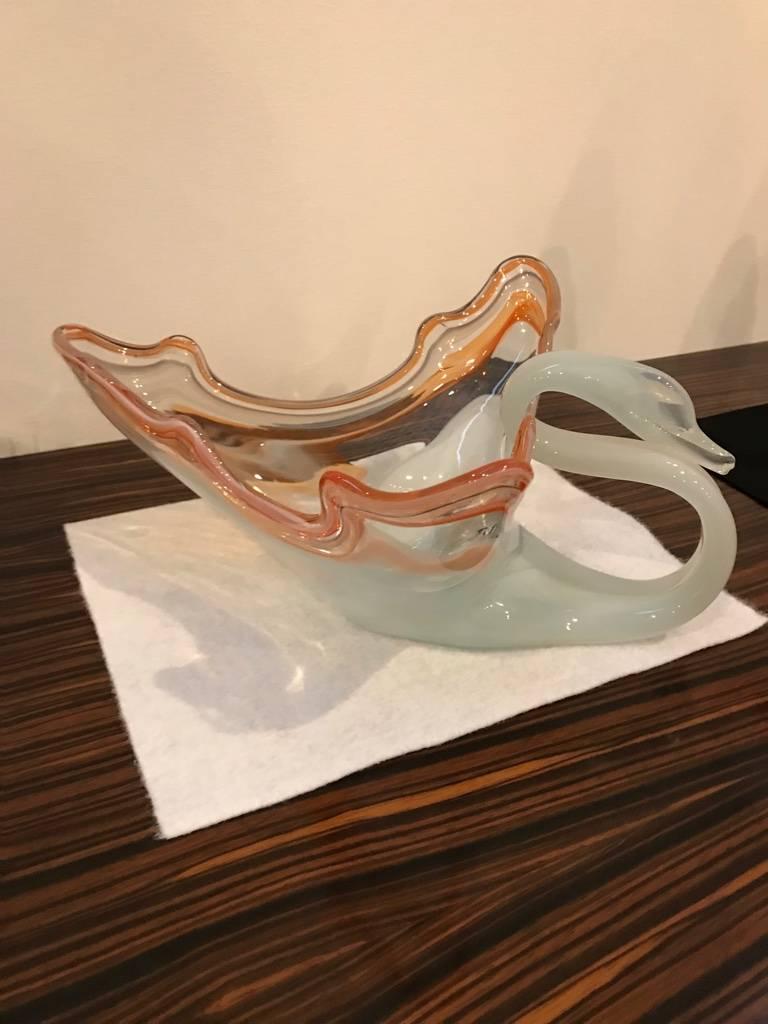 Mid-Century Modern Swan Glass Bowl In Excellent Condition In North Bergen, NJ