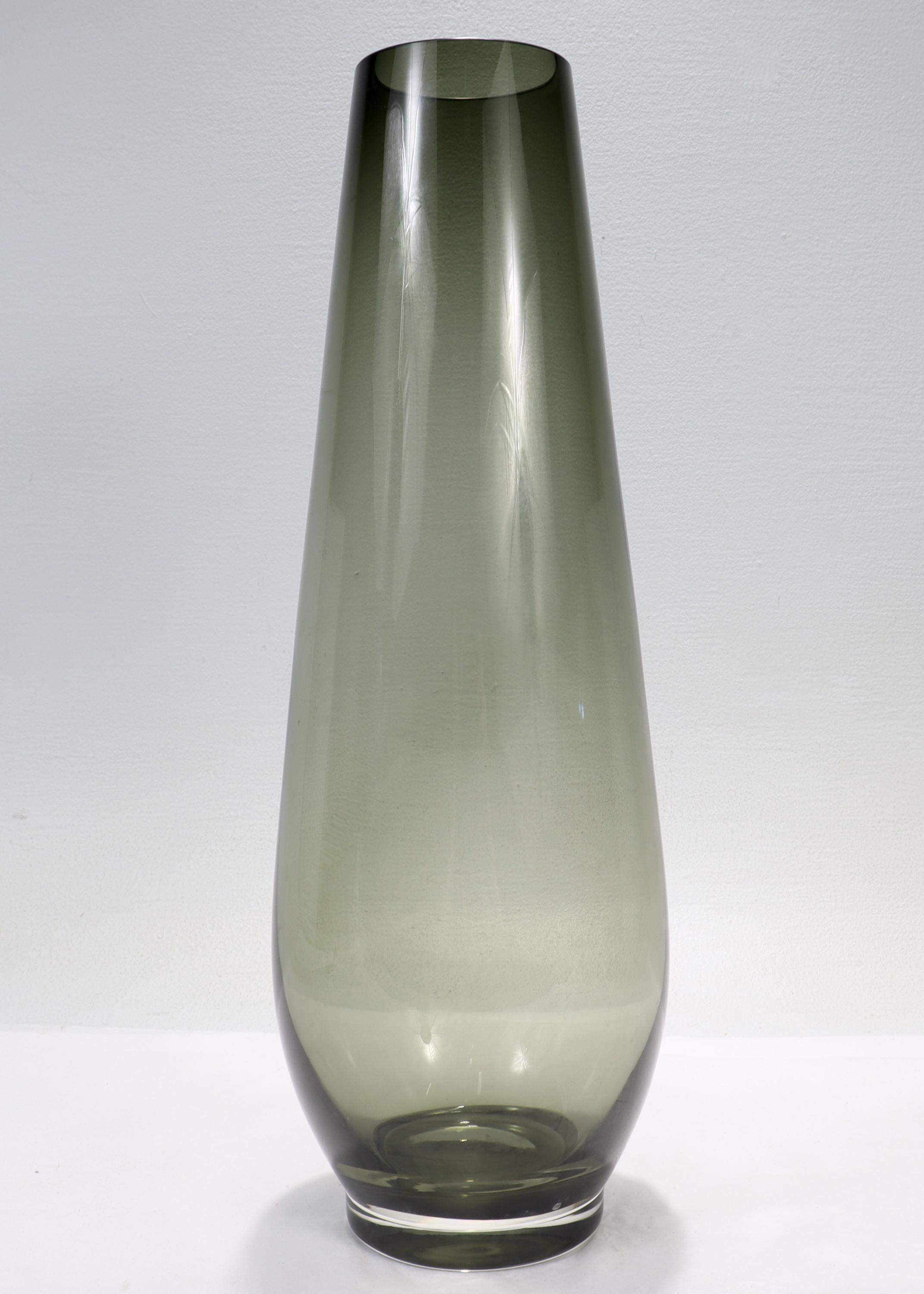 A fine Mid-Century Modern art glass vase.

Attributed to Gullaskruf.

Simply a great Scandinavian Modern vase!

Date:
Mid-20th Century

Overall Condition:
It is in overall good, as-pictured, used estate condition with no chips, cracks, or
