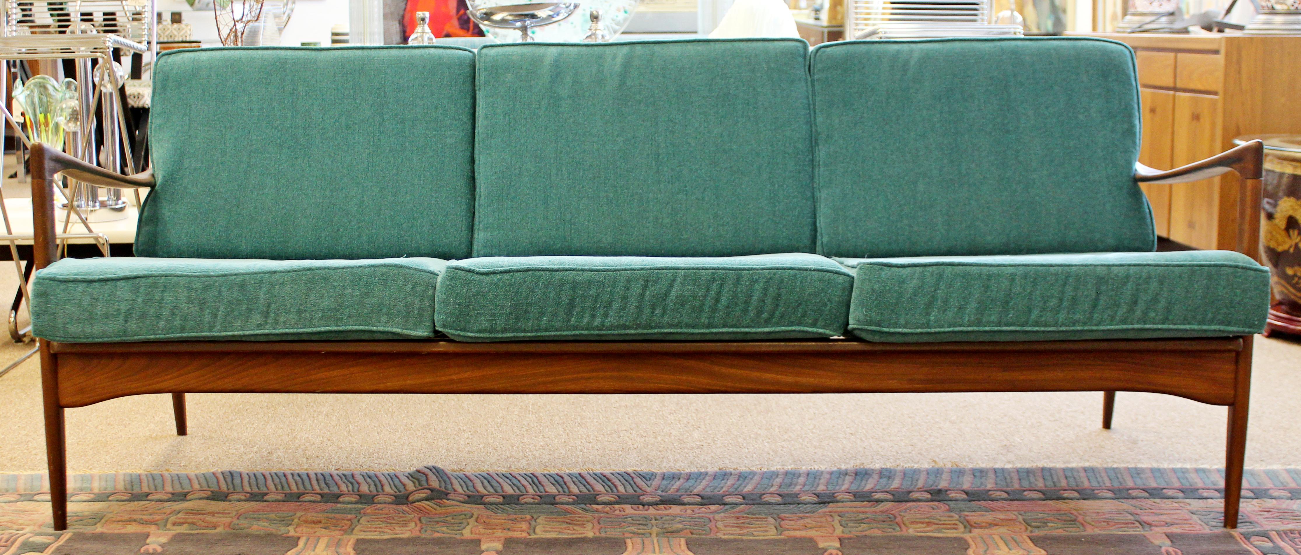 Mid-Century Modern Swedish Folke Ohlsson for DUX 3-Seat Curved Teak Sofa, 1960s In Good Condition In Keego Harbor, MI