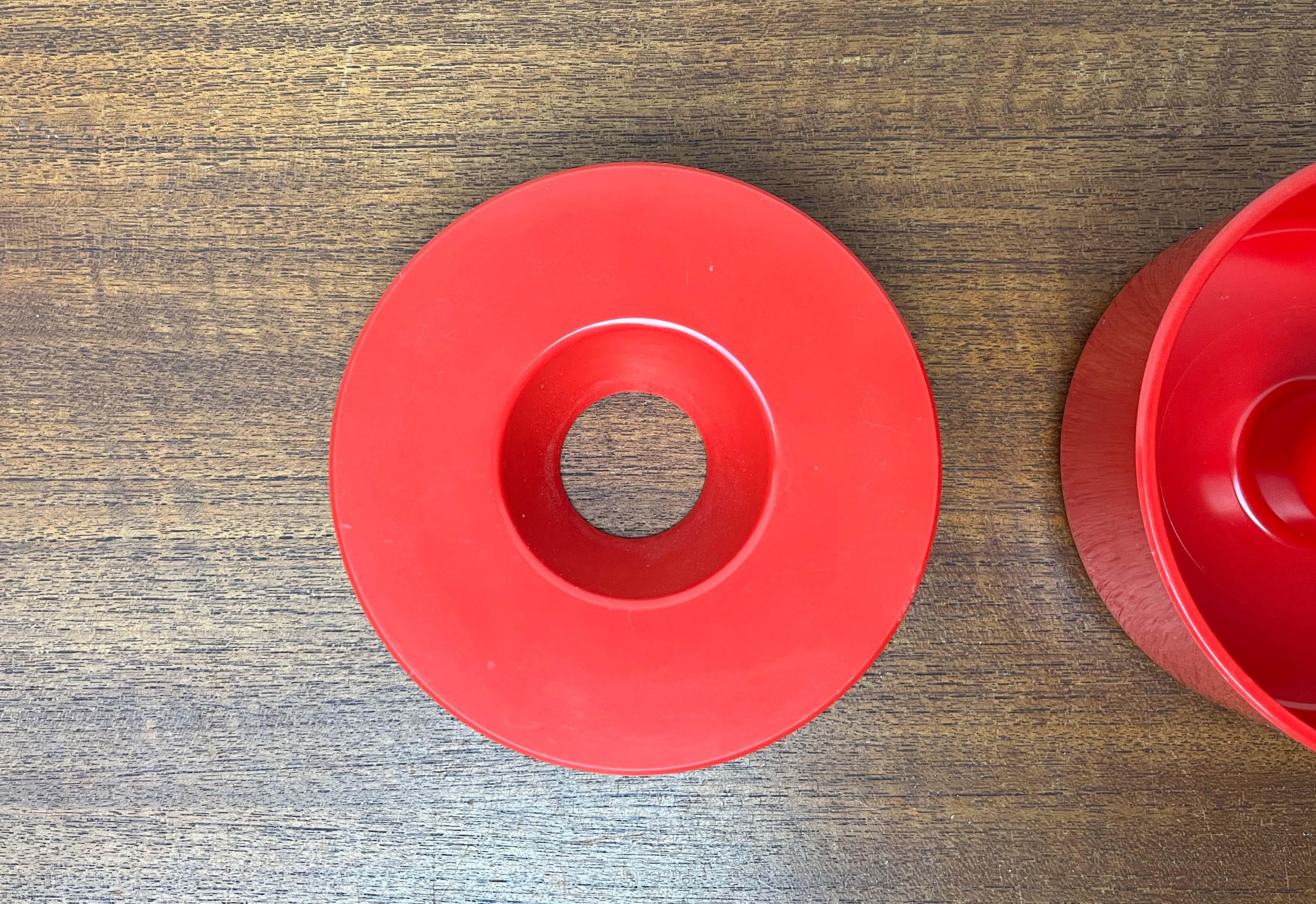 Moderner schwedischer Aschenbecher aus rotem Melamin aus der Jahrhundertmitte Gunnar Larson Gustavsberg, 60er Jahre im Angebot 3