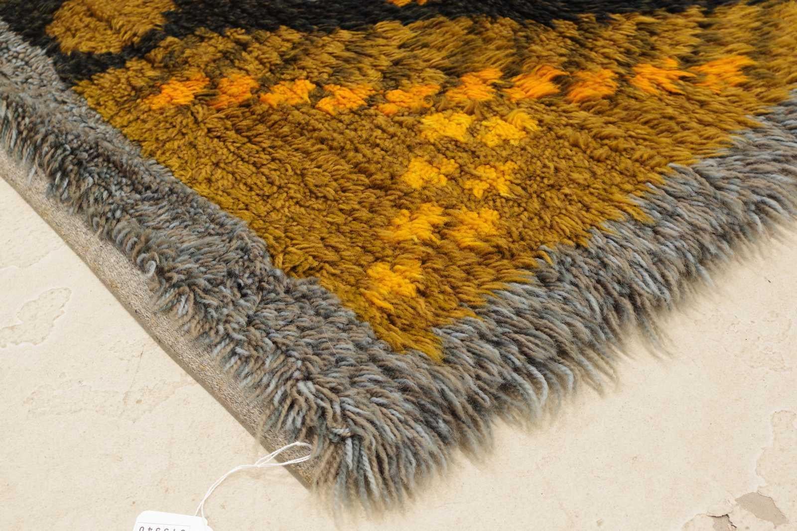 Moderner schwedischer Rya-Teppich aus der Jahrhundertmitte in Grau, Orange und Braun, 1960er Jahre (Skandinavische Moderne) im Angebot