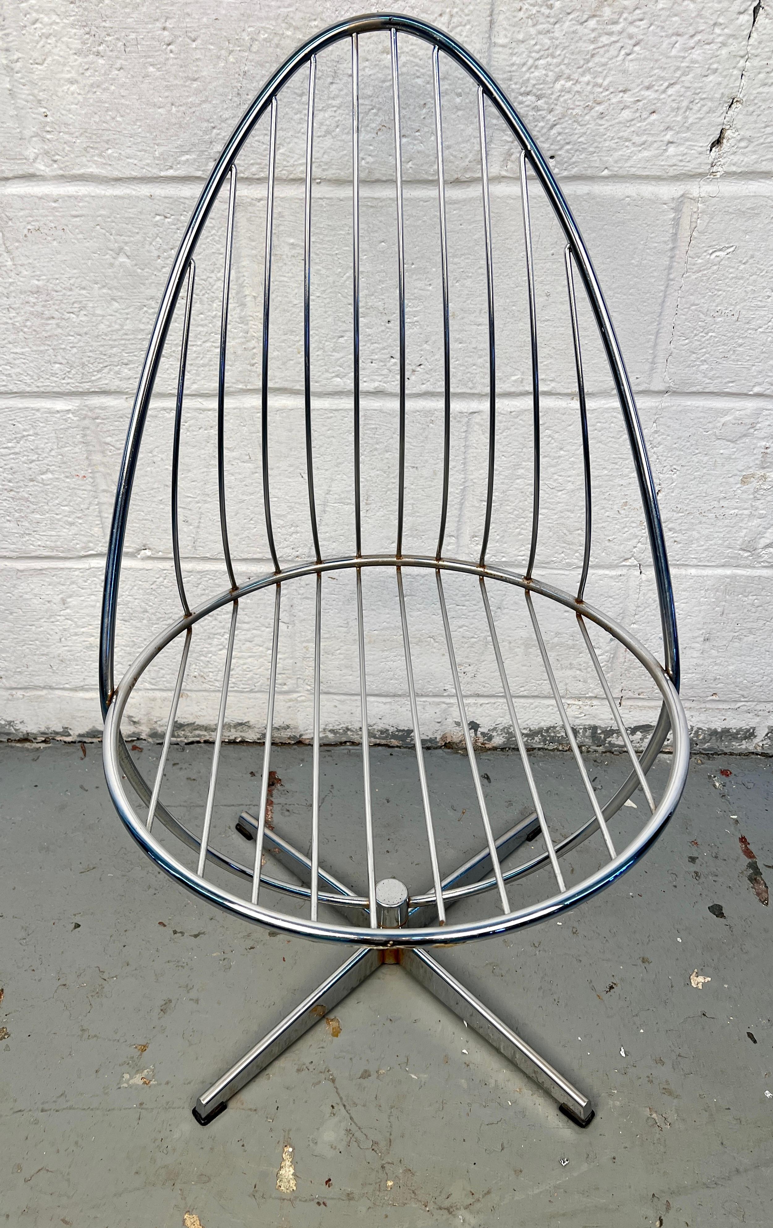 Mid-Century Modern Swedish Swivel Egg Chair in Chrome by Arne Dahlén For Sale 3