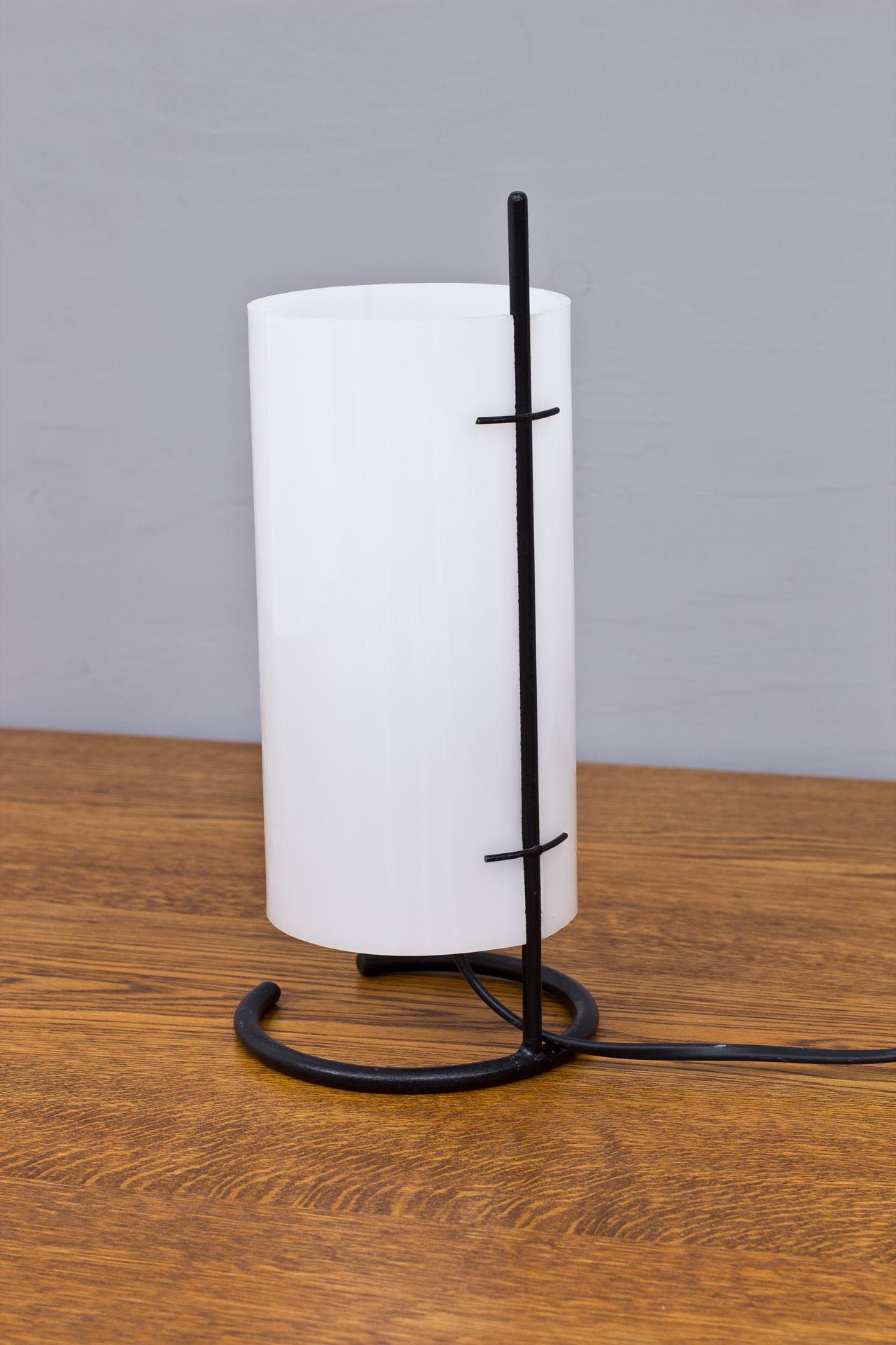 Mid Century Modern Swedish Table Lamp in Acrylic & Metal by AB Luco In Good Condition For Sale In Stockholm, SE