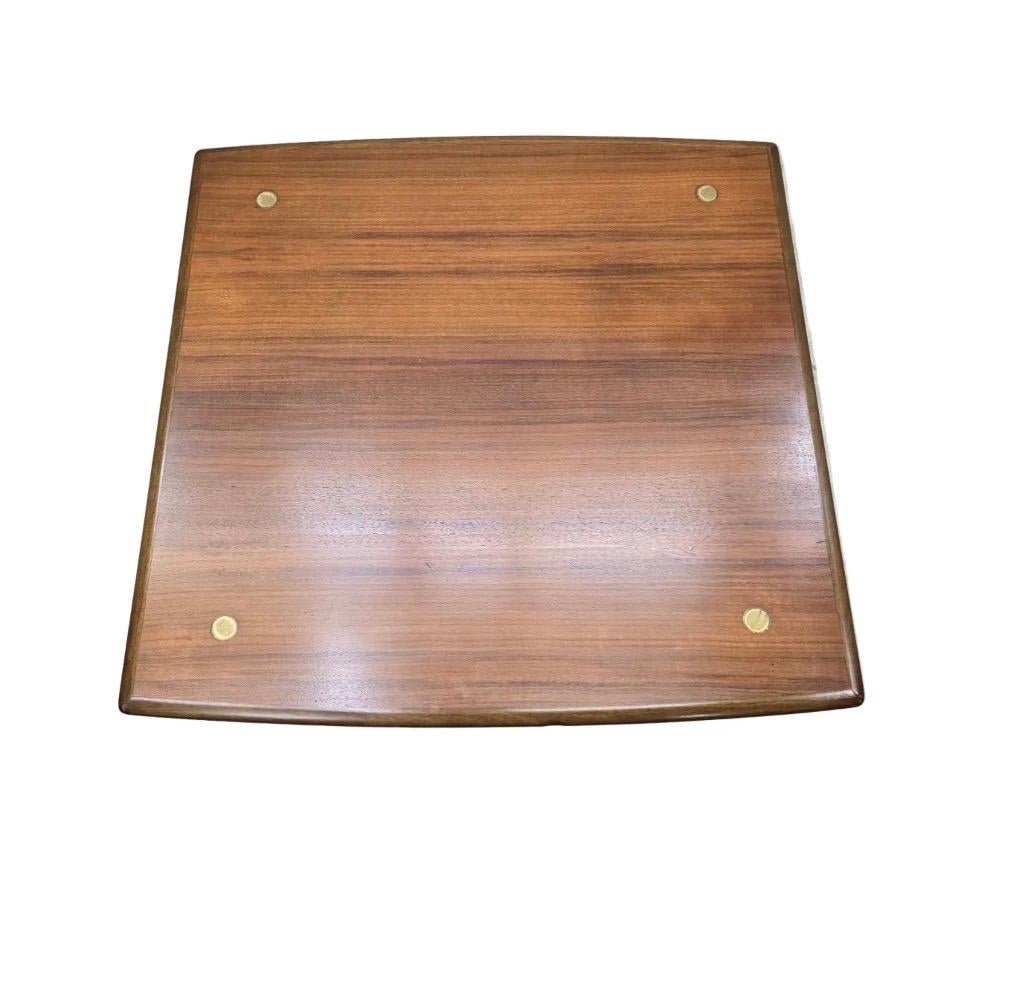 Scandinave moderne Table basse en teck suédois moderne du milieu du siècle par Dux en vente