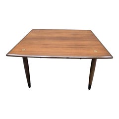 Table basse en teck suédois moderne du milieu du siècle par Dux