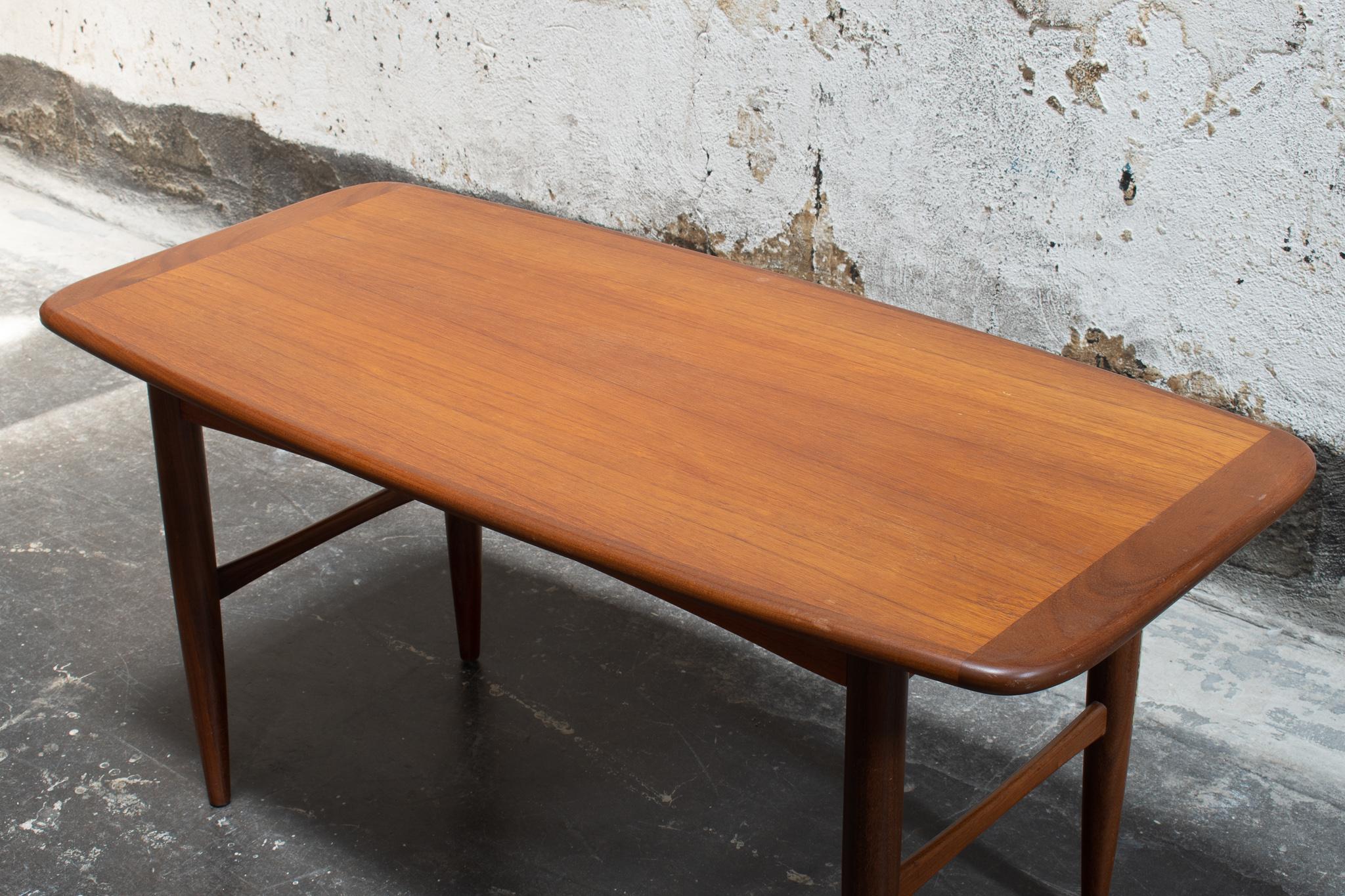 Mid-Century Modern Swedish Teak Coffee Table For Sale 1