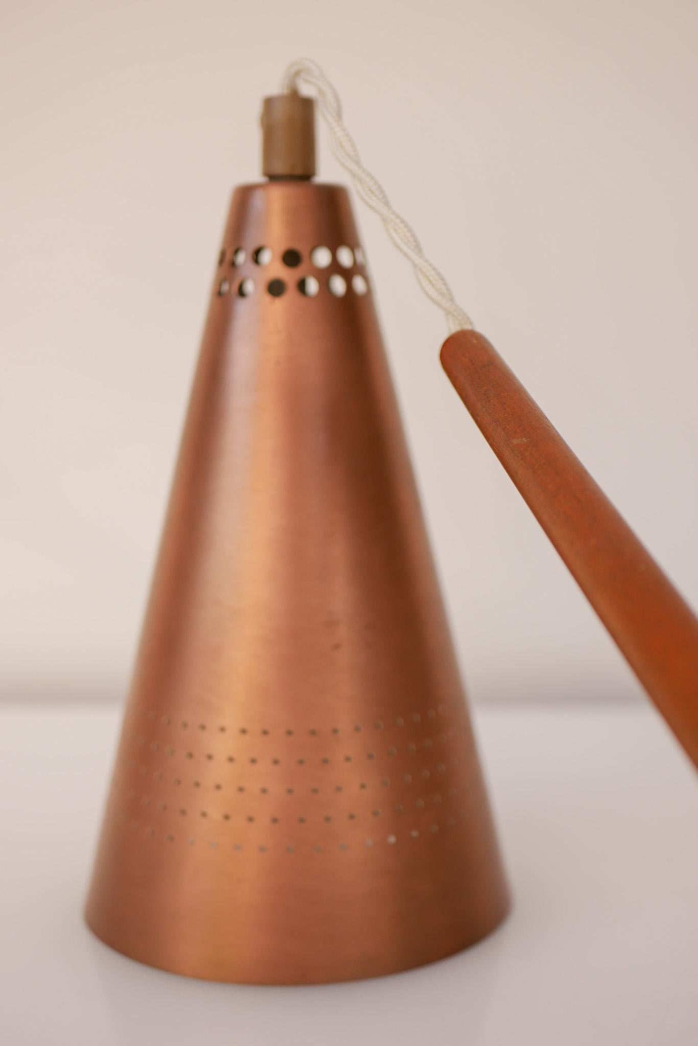 Mid-Century Modern Swedish Wall Lamp  or sconce by Hans Agne Jakobsson, Markaryd In Good Condition In Skarpnäck, SE