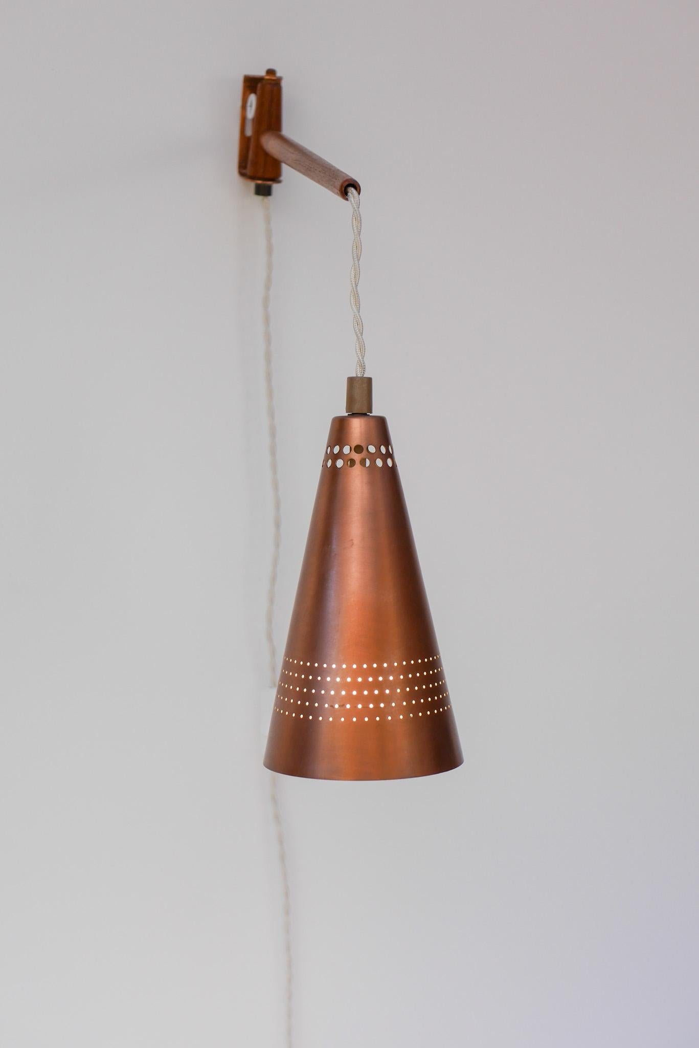 Mid-Century Modern Swedish Wall Lamp  or sconce by Hans Agne Jakobsson, Markaryd 2