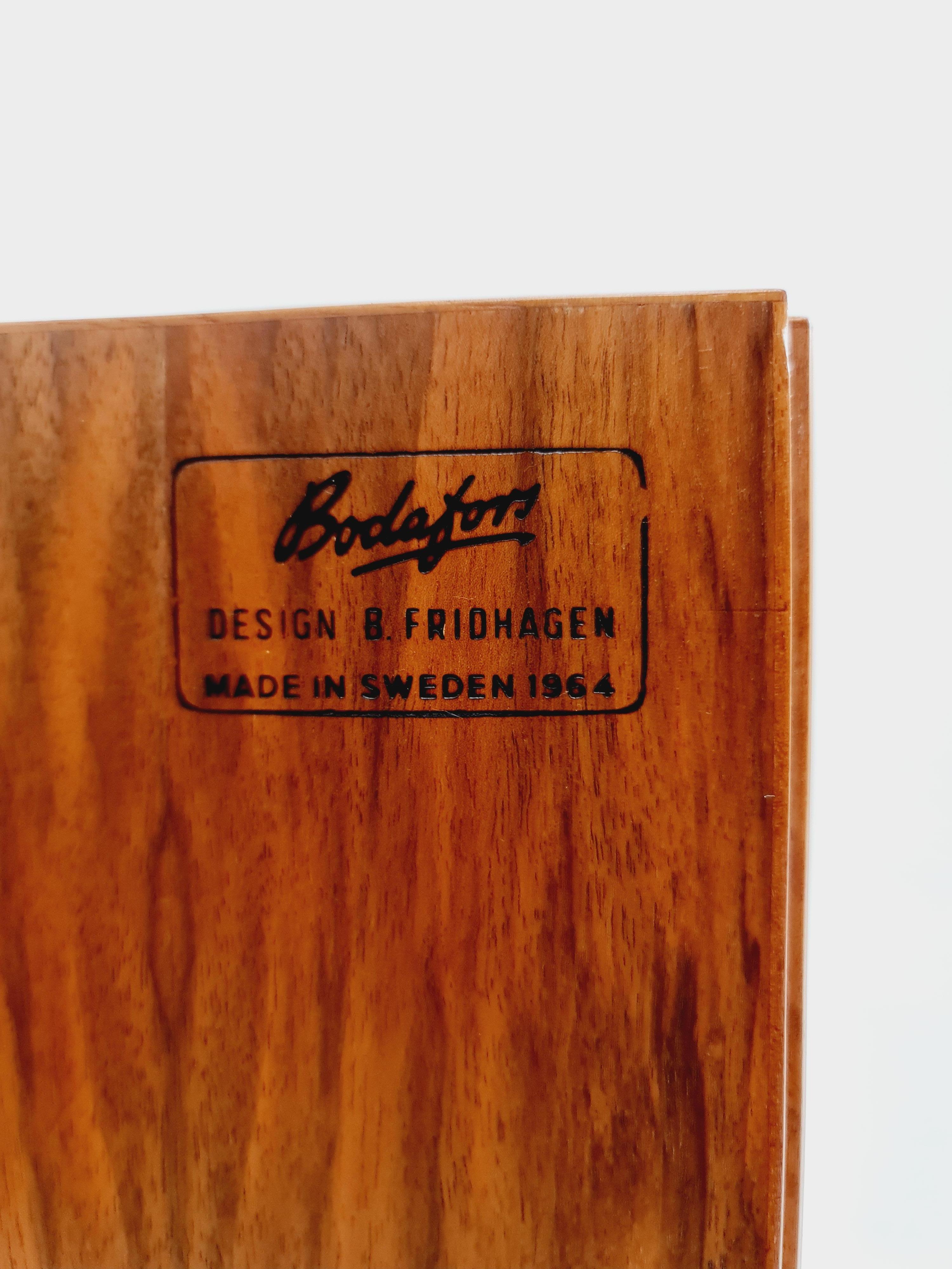 Mid Century Modern Swedish walnut sideboard by B. Fridhagen for Bodafors, 1964 In Good Condition In Gaggenau, DE