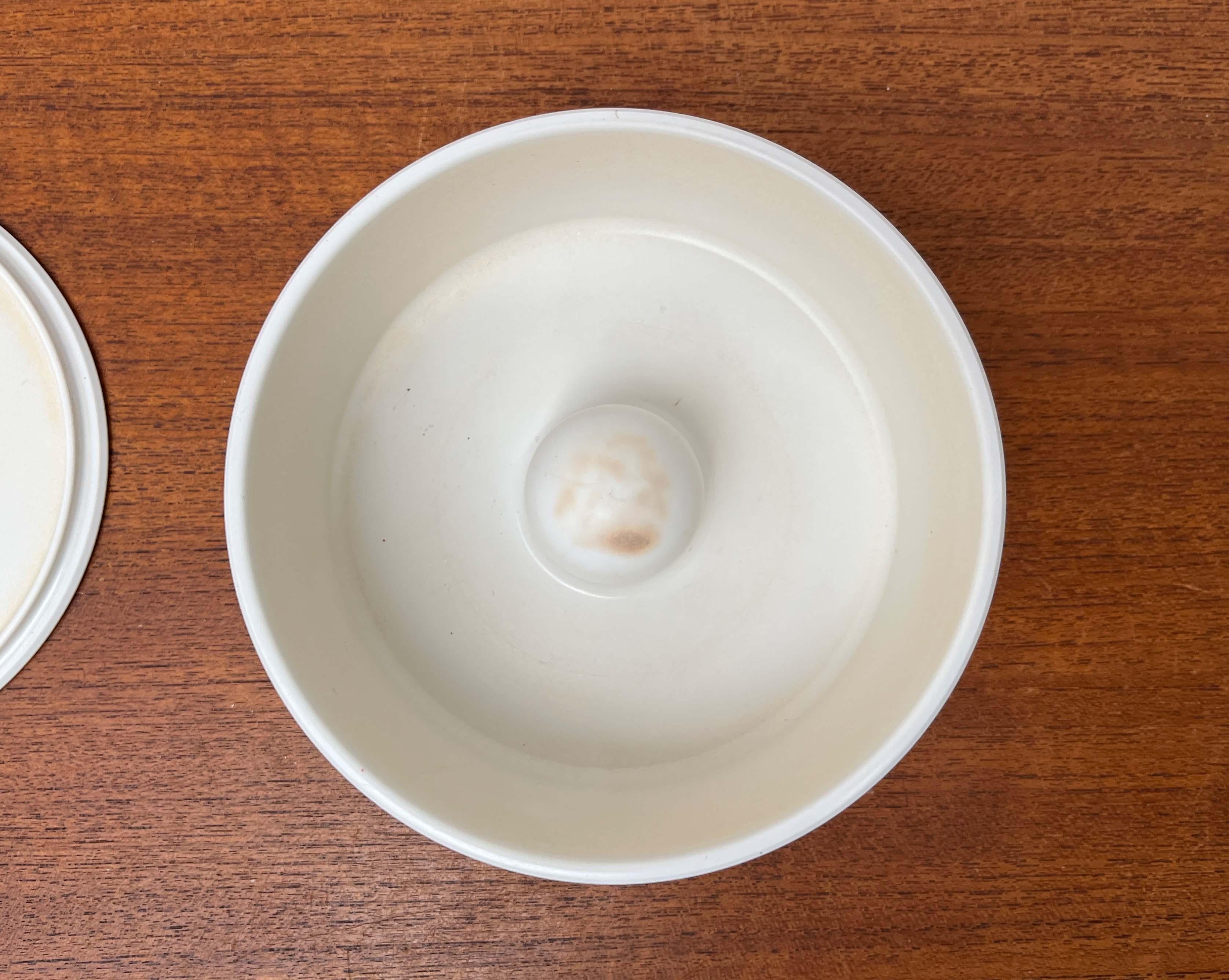 Posacenere svedese moderno di metà secolo in melamina bianca Gunnar Larson Gustavsberg, anni '60 in vendita 3