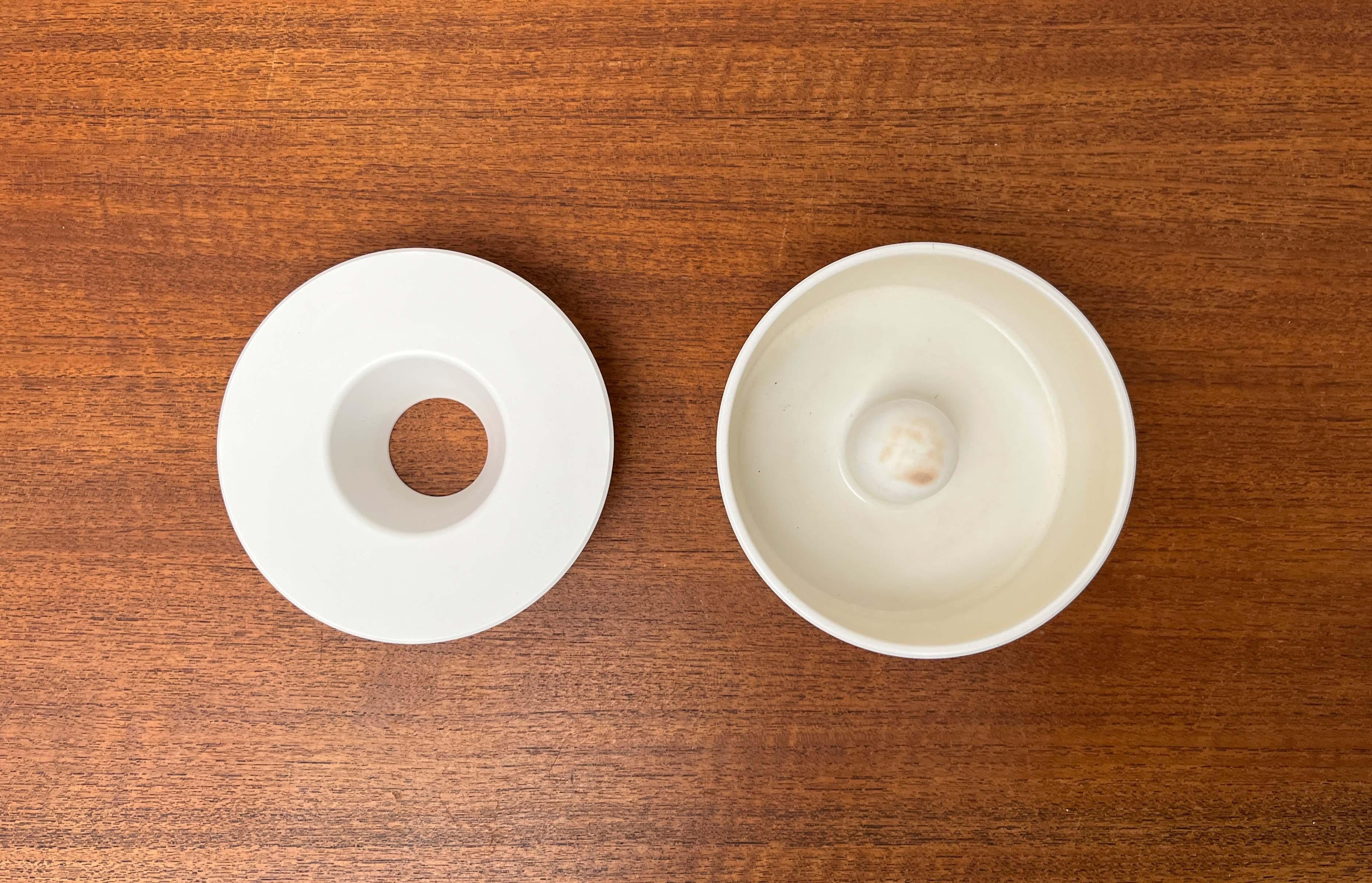 Posacenere svedese moderno di metà secolo in melamina bianca Gunnar Larson Gustavsberg, anni '60 in vendita 5