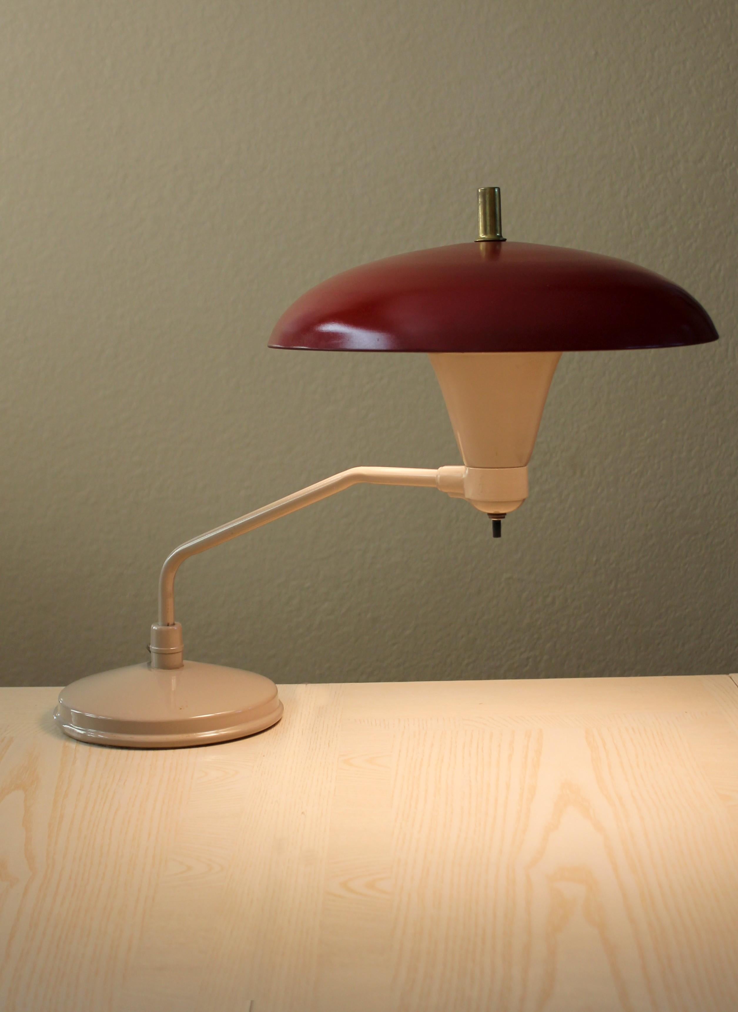 Mid Century Modern Swing Arm Reflector Table Desk Lamp. Saucer Rare 50s Lighting In Good Condition For Sale In Peoria, AZ