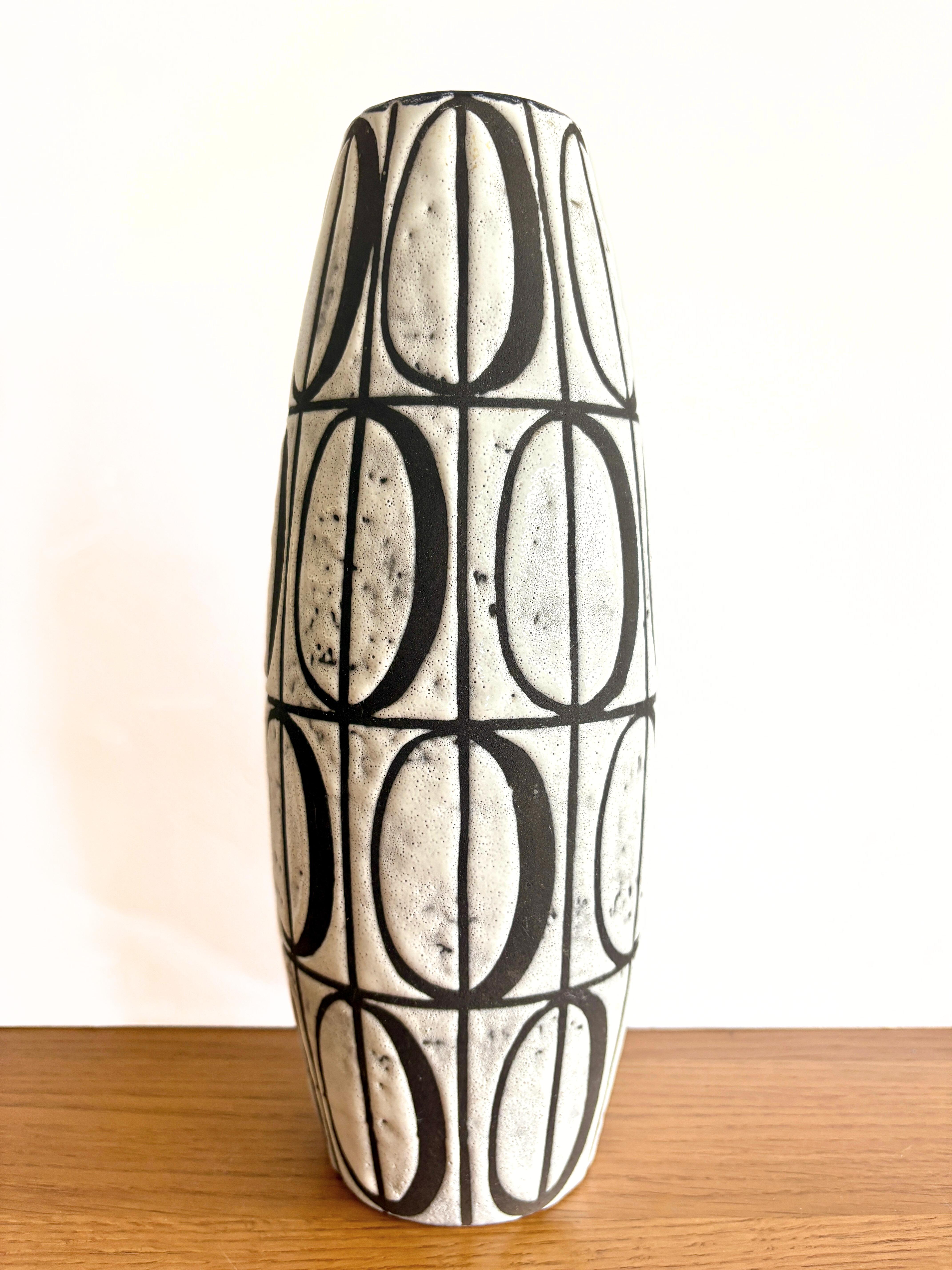 Mid-Century moderno Vaso di terracotta svizzero della metà del secolo scorso di Ziegler Schaffhausen in vendita