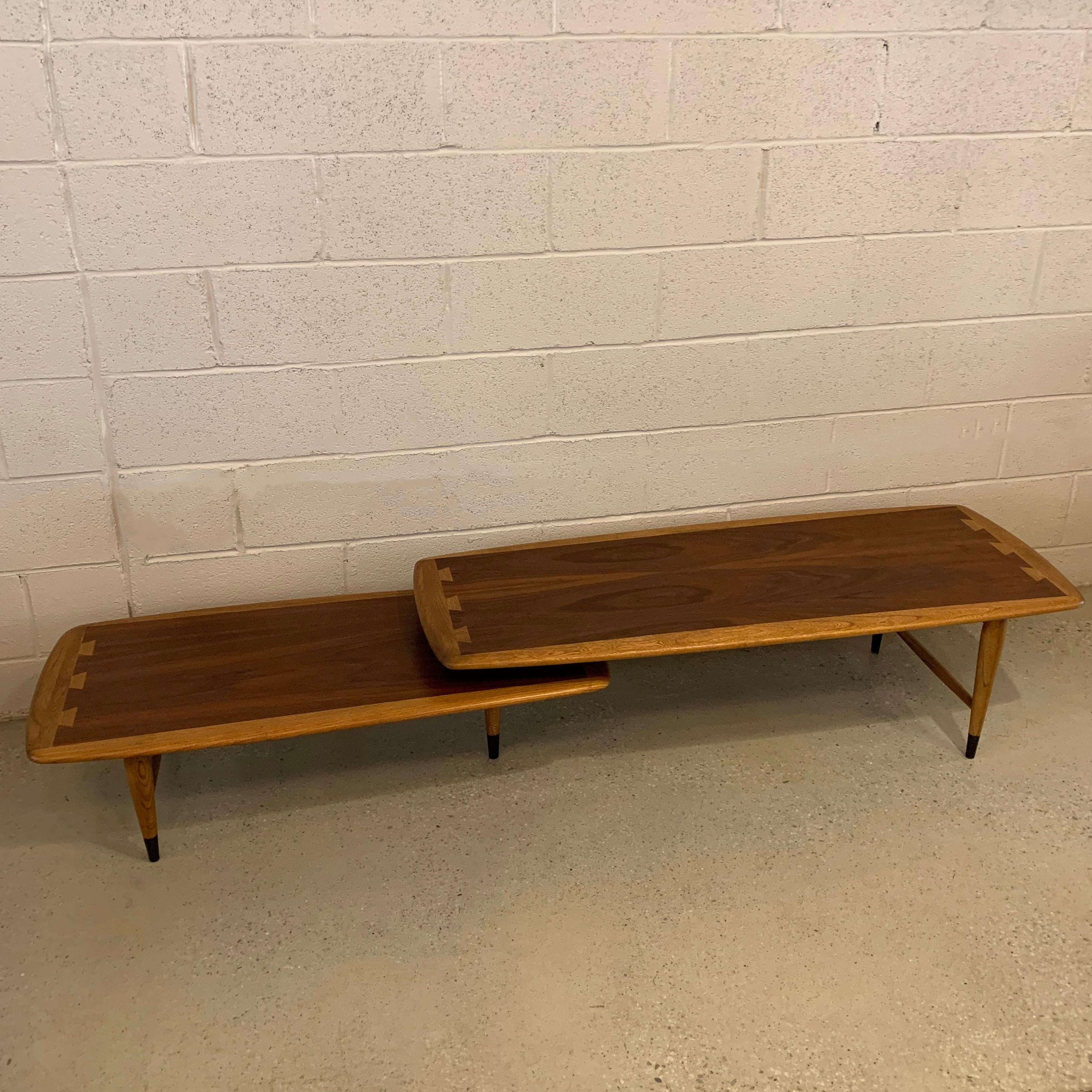 Mid-Century Modern Switchblade Coffee Table by Lane Acclaim In Good Condition In Brooklyn, NY