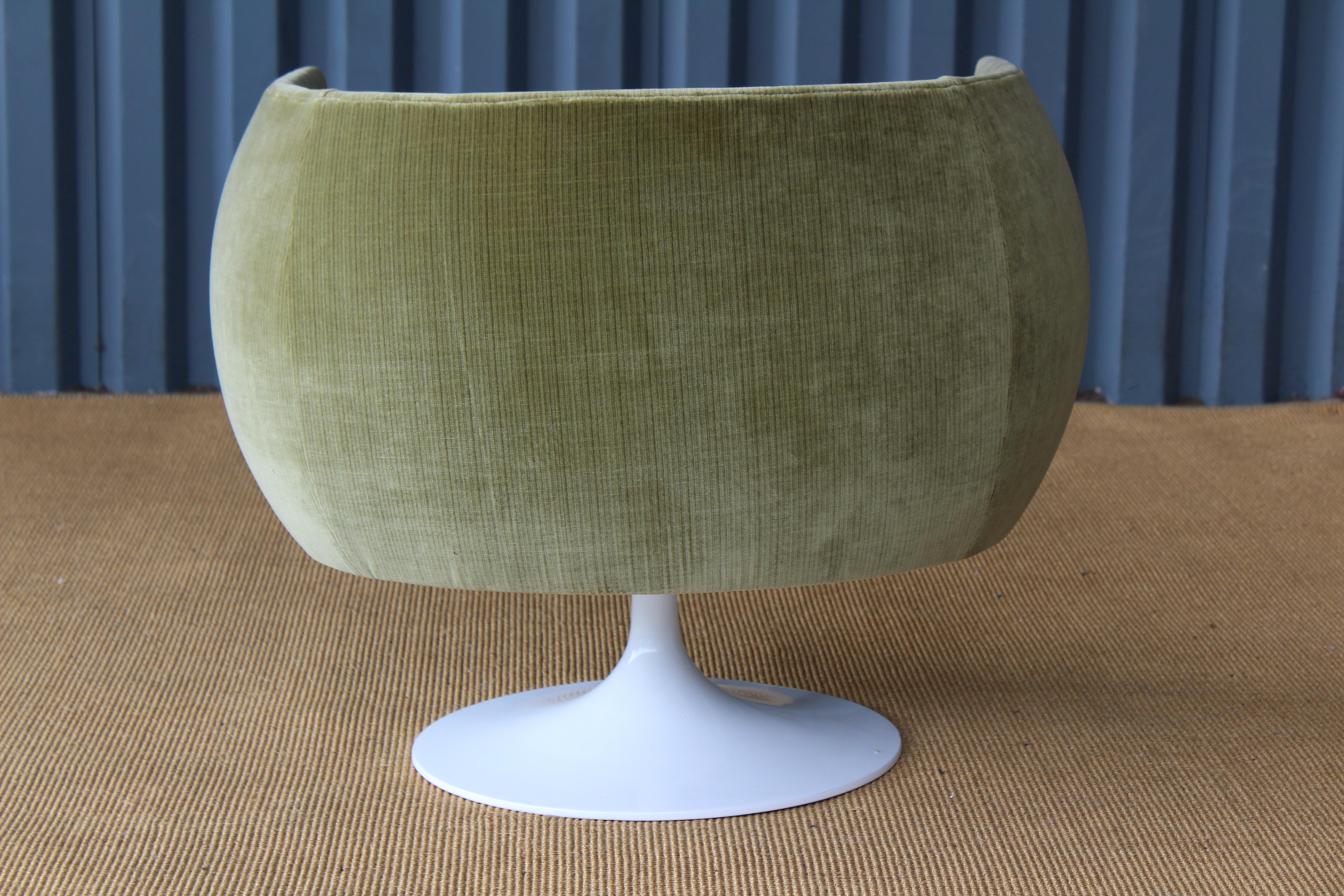 Mid-20th Century Mid-Century Modern Swivel Armchair, 1960s