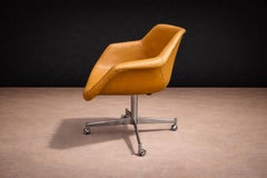 Fauteuil pivotant brésilien du milieu du siècle en cuir et métal, Jorge Zalszupin, années 1960