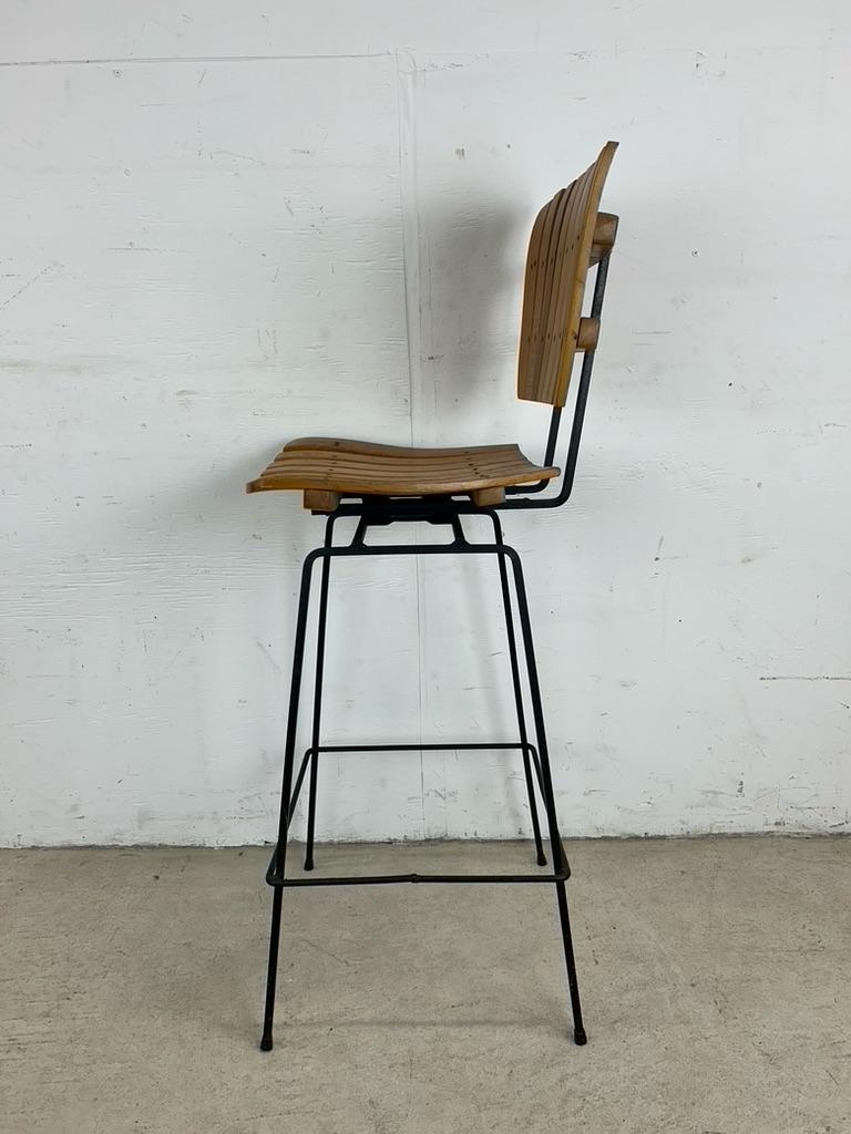 Tabouret de bar pivotant moderne du milieu du siècle dernier dans le style d'Arthur Umanoff en vente 7