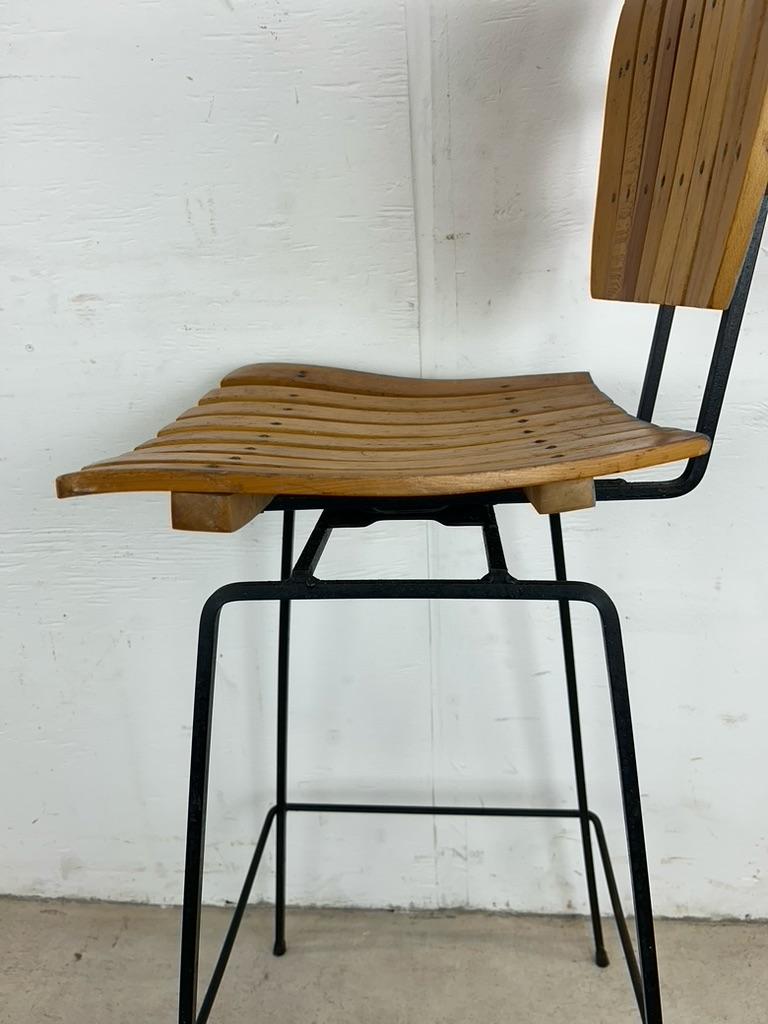 Tabouret de bar pivotant moderne du milieu du siècle dernier dans le style d'Arthur Umanoff en vente 1