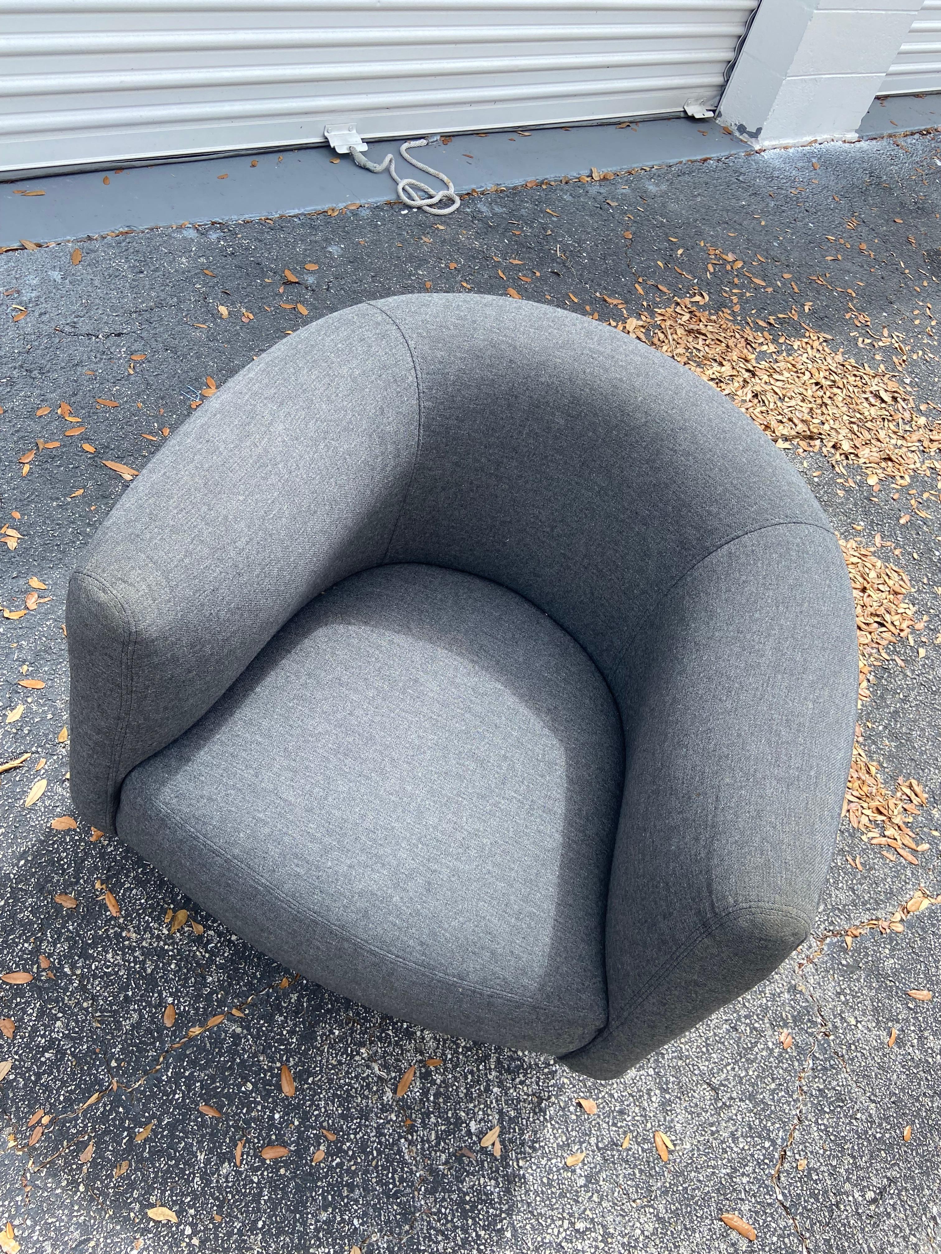 Mid-Century Modern Mid Century Modern Swivel Barrel Chair by Thayer Coggin For Sale