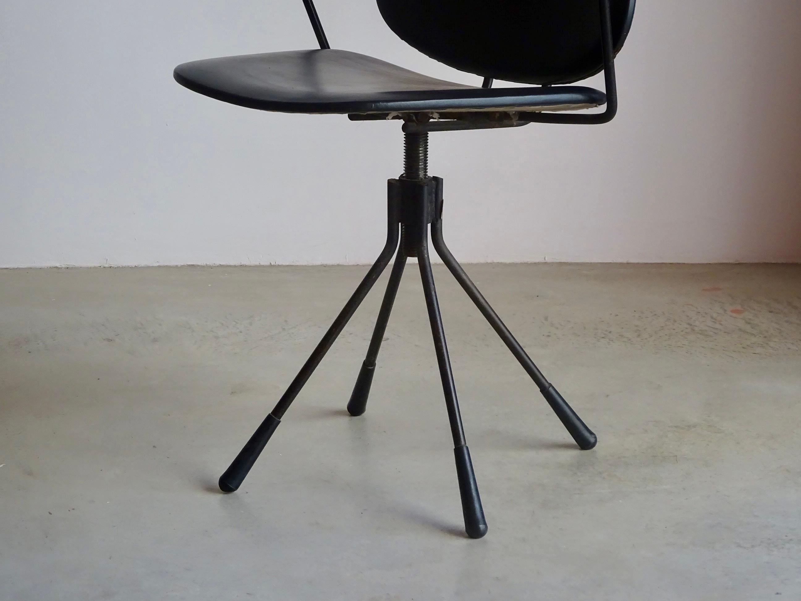 Fauteuil pivotant moderne du milieu du siècle dernier de VVV - Ferrocolor, Barcelone 1960. Bon état - En vente à Barcelona, ES