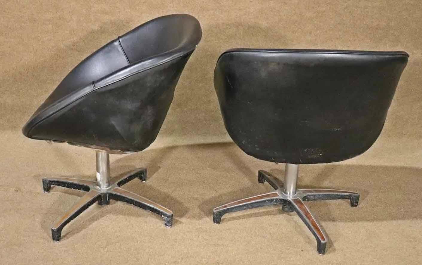 Fabric Mid-Century Modern Swivel Chairs For Sale