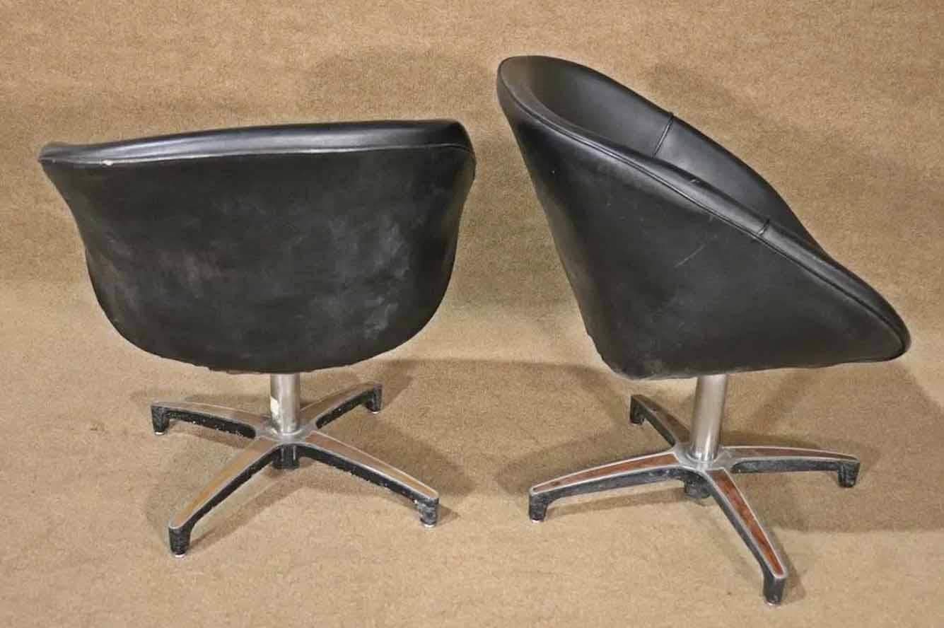 Mid-Century Modern Swivel Chairs For Sale 3