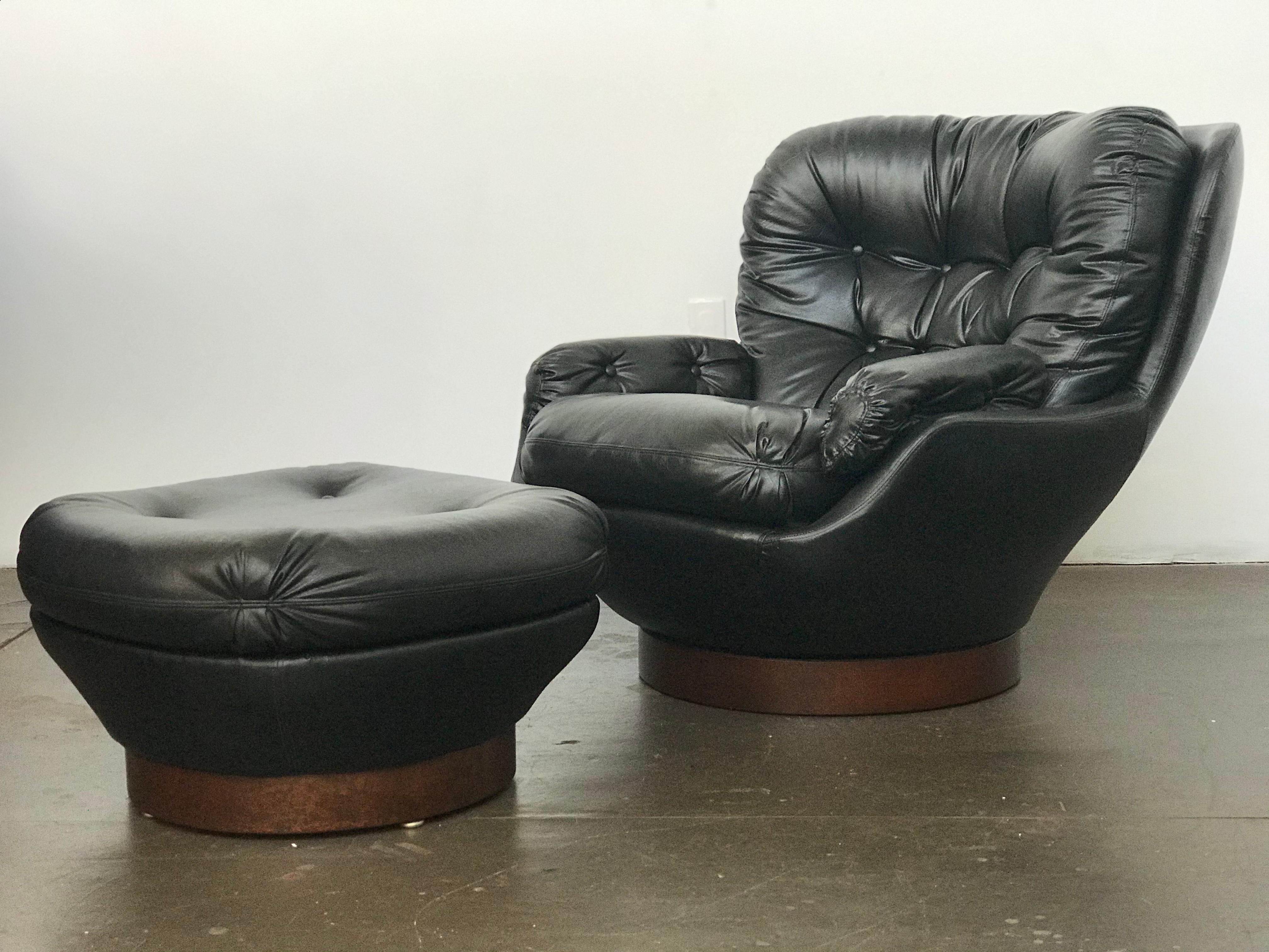 Mid-Century Modern Swivel Lounge Chair and Ottoman in Black Naugahyde by Selig 9