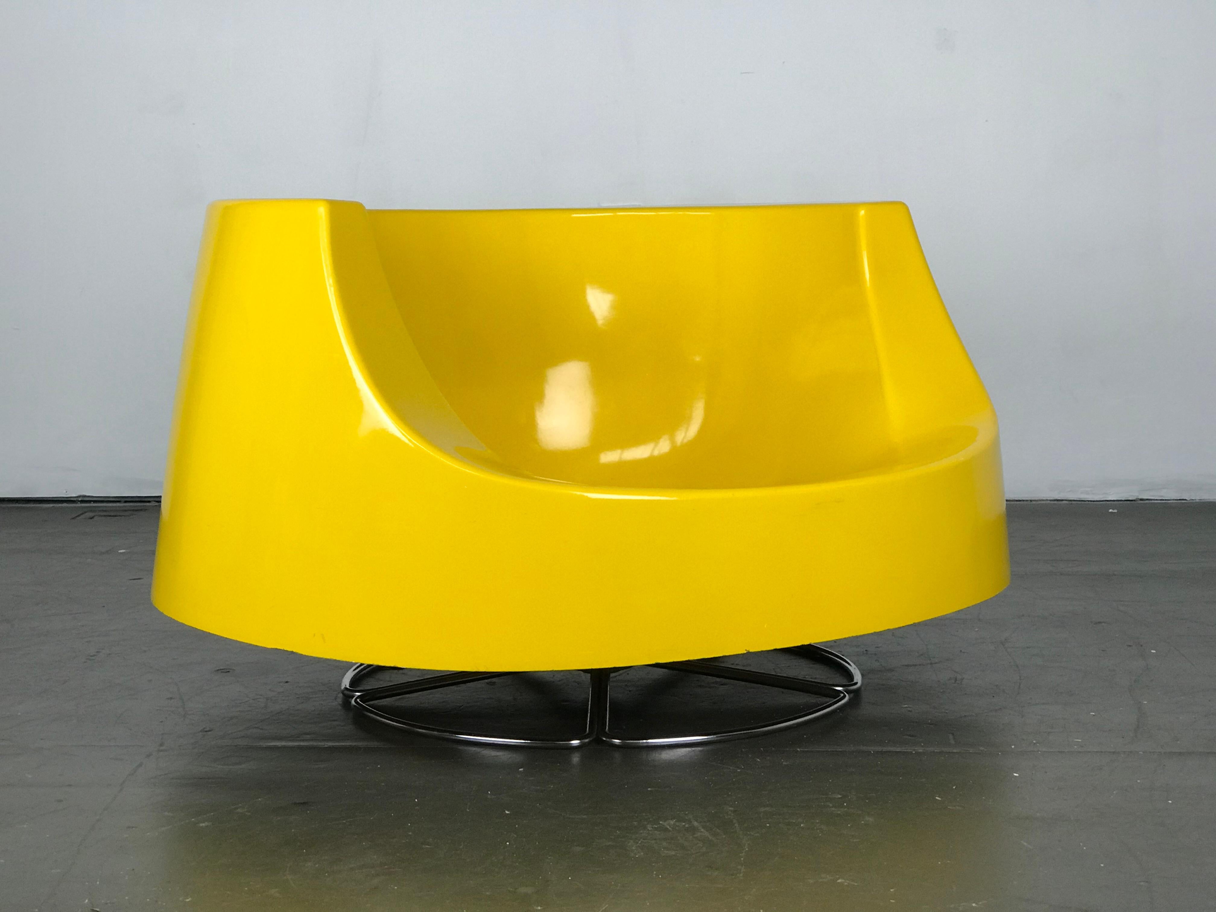 Space Age Mid Century Swivel Lounge Chair in Fiberglass and Chrome by Selig