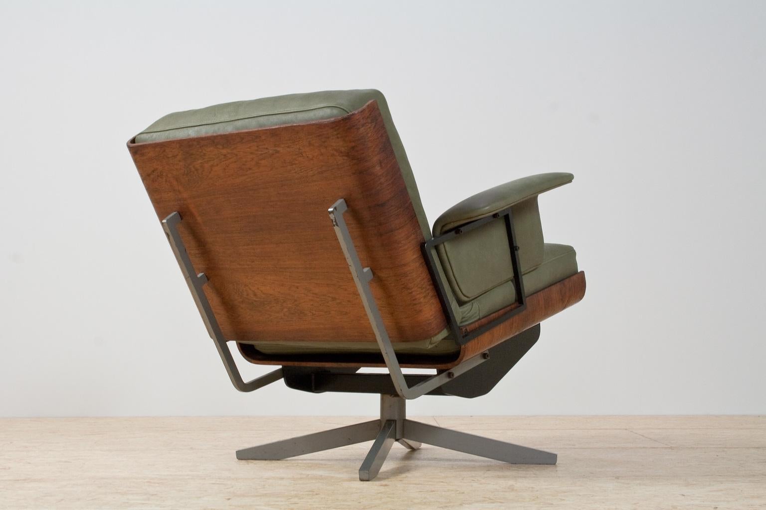 German Mid-Century Modern Swivel Lounge Chair in Green Leather and Rosewood, 1960s