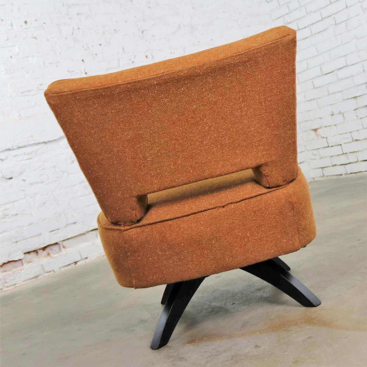 20th Century Mid-Century Modern Swivel Slipper Chair Attributed to Kroehler Manufacturing