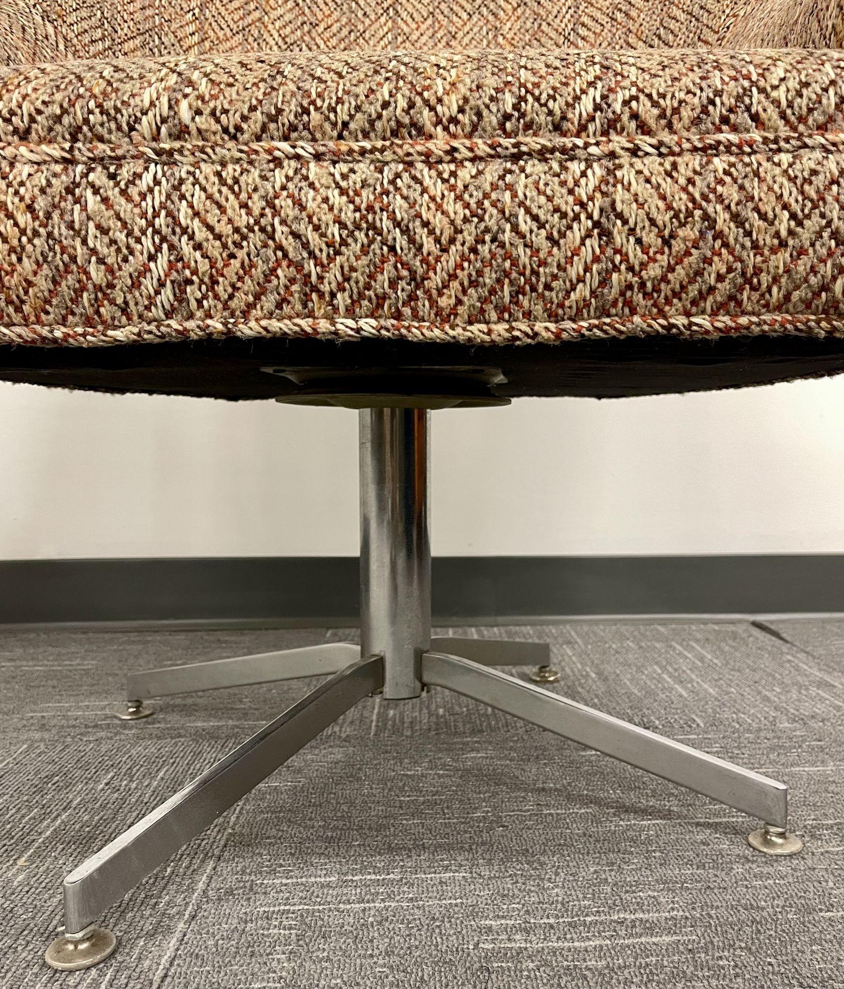 American Mid-Century Modern Swivel Tweed Lounge Chair, Office Chair