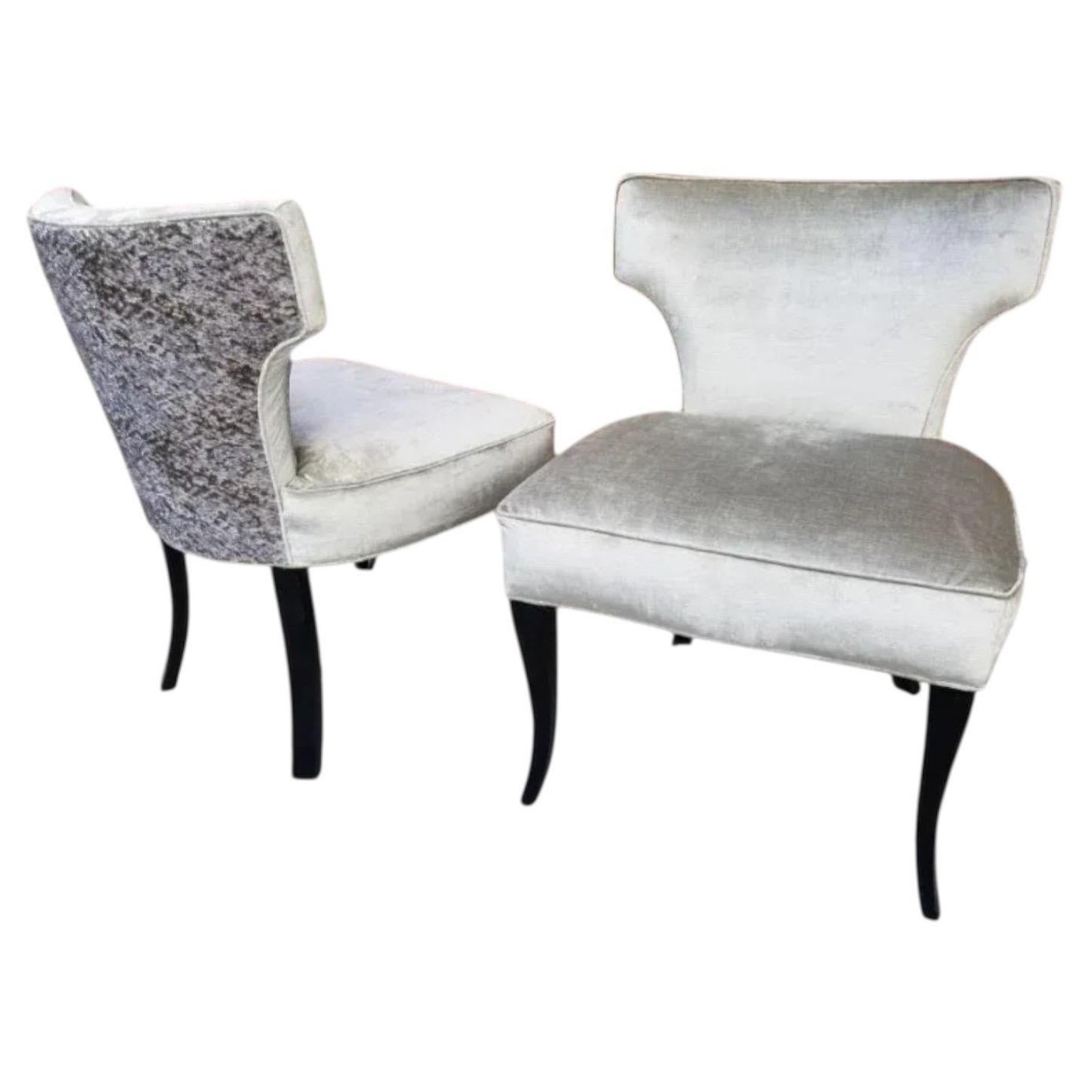 Mid Century Modern T Back Ebonized Cabriole Legs Side Chairs Newly Reupholstered en venta