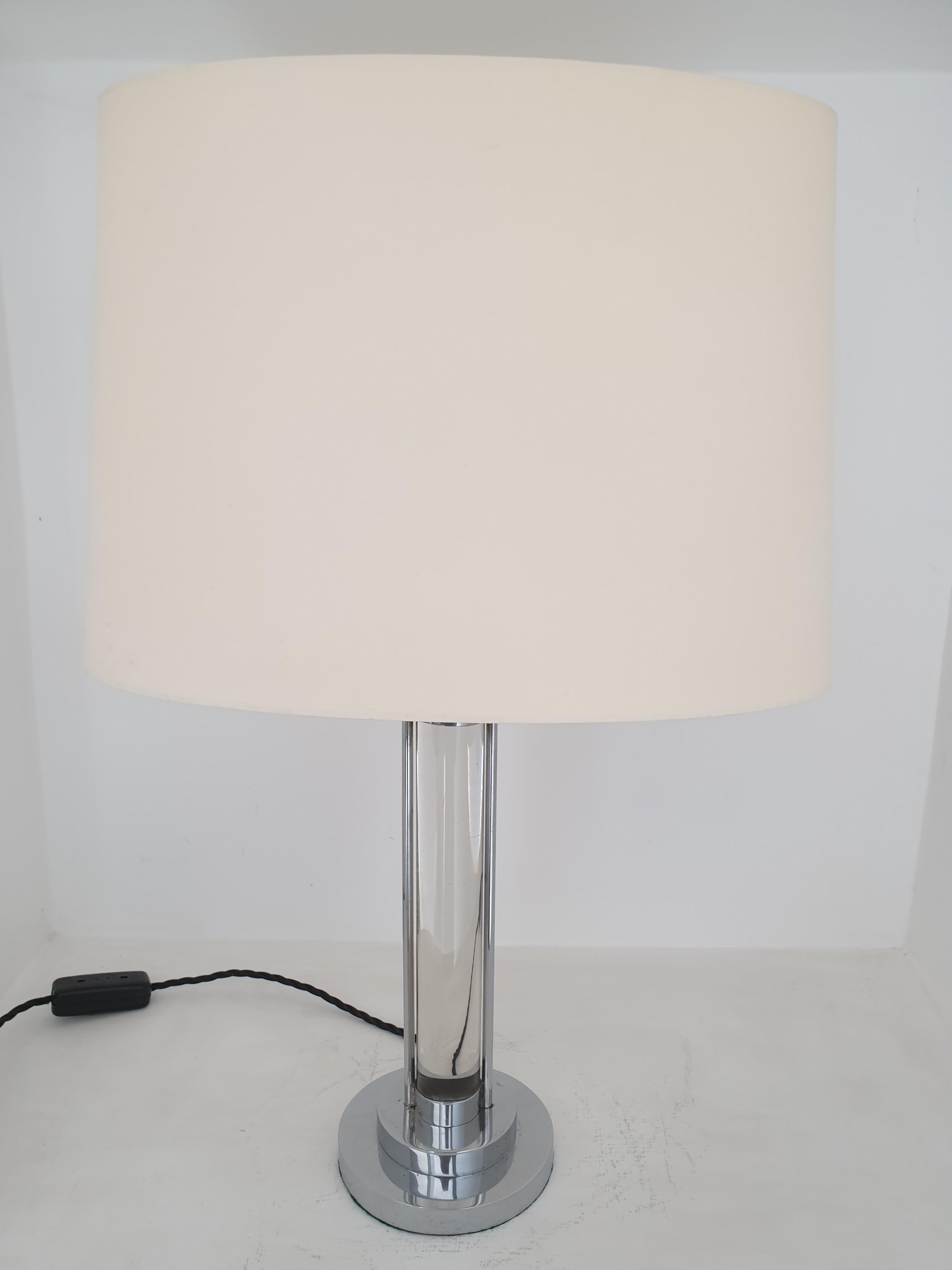 Mid-Century Modern Table Lamp attributed to Jacques Adnet In Good Condition For Sale In London, GB