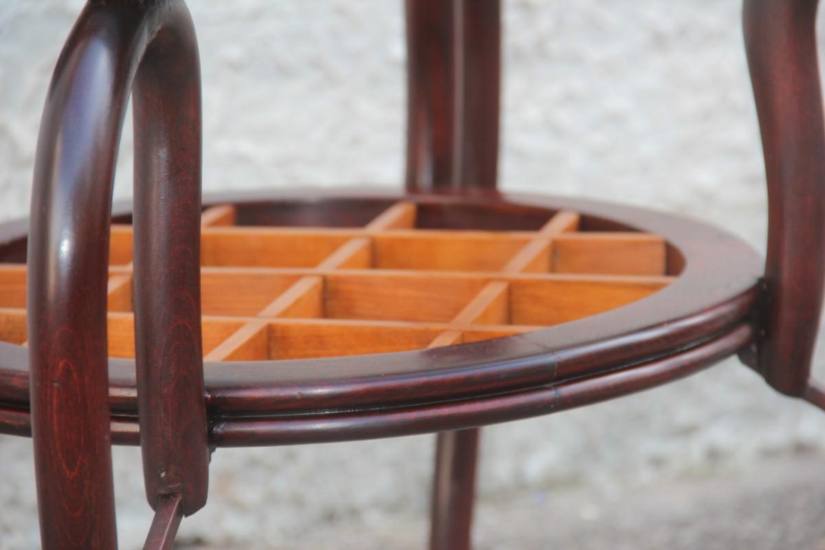 Mid-20th Century Mid-Century Modern Table Coffee Italian Design Walnut Woos Round Form For Sale