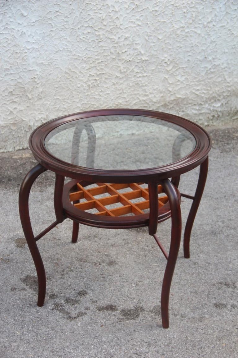 Mid-Century Modern Table Coffee Italian Design Walnut Woos Round Form For Sale 1