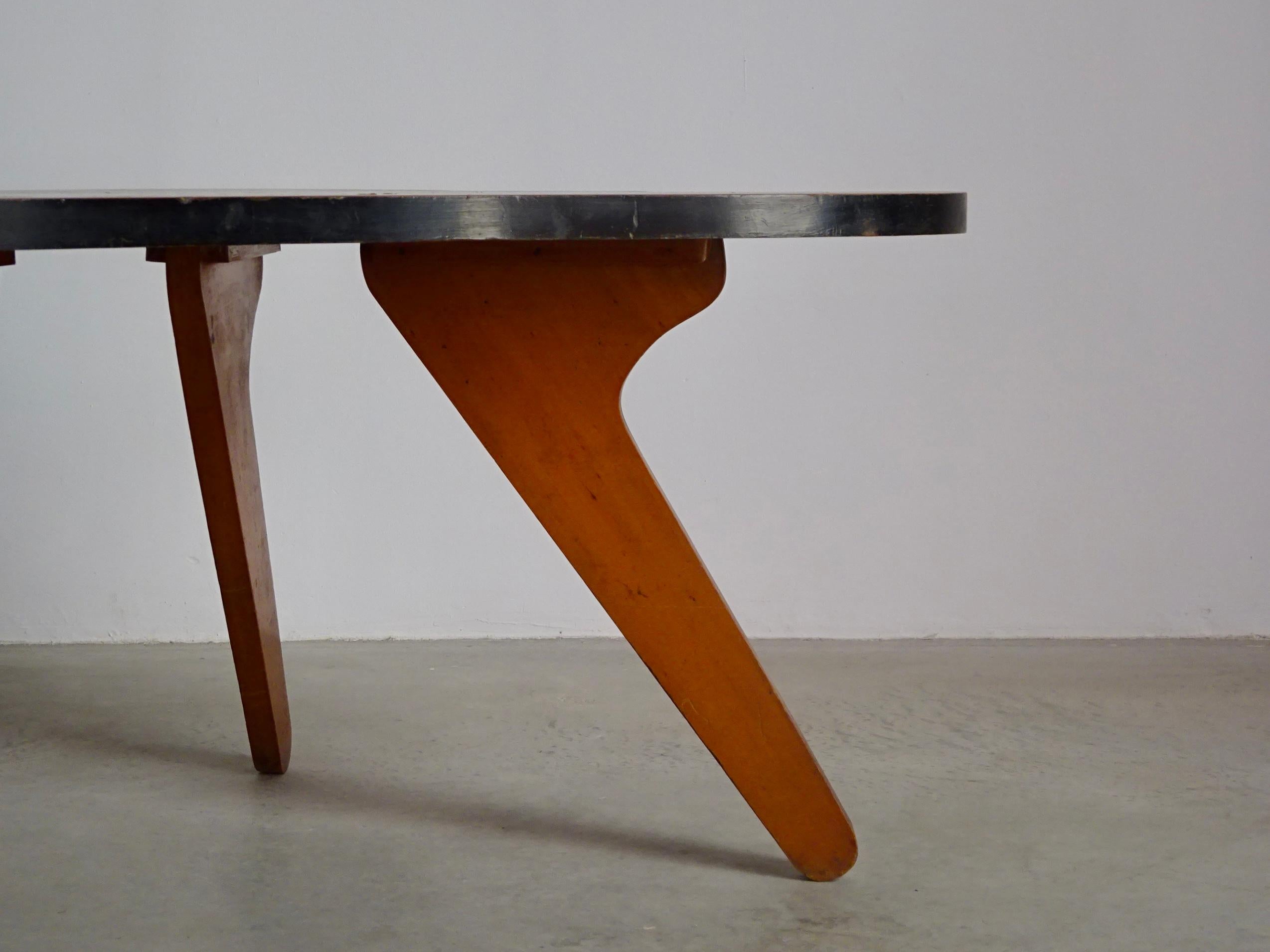 Mid-Century Modern Table Designed by Zanine Caldas, Brazil, 1950s For Sale 1