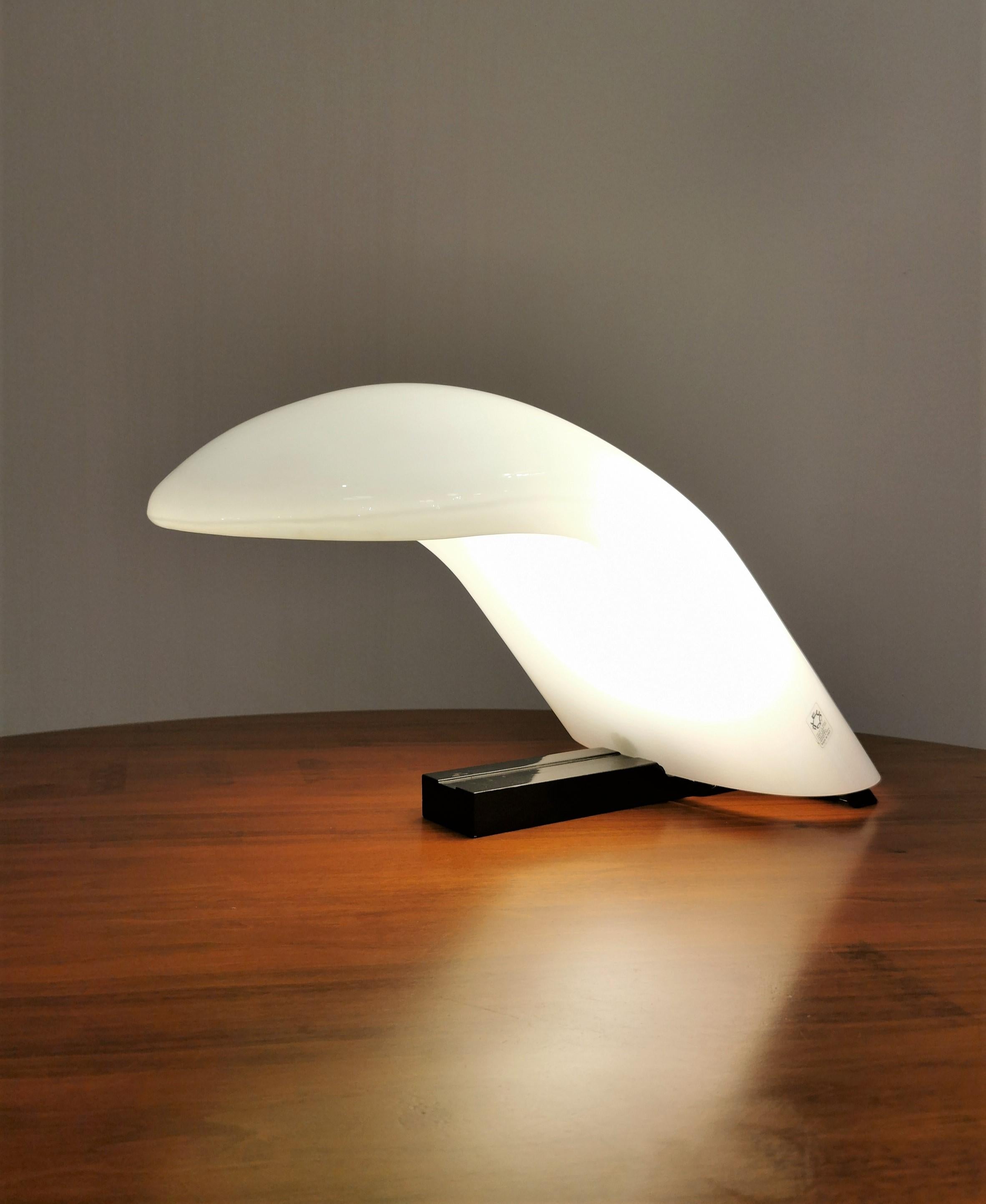 Lampada da tavolo Leucos in vetro di Murano Midcentury Modern Design italiano anni '80 1