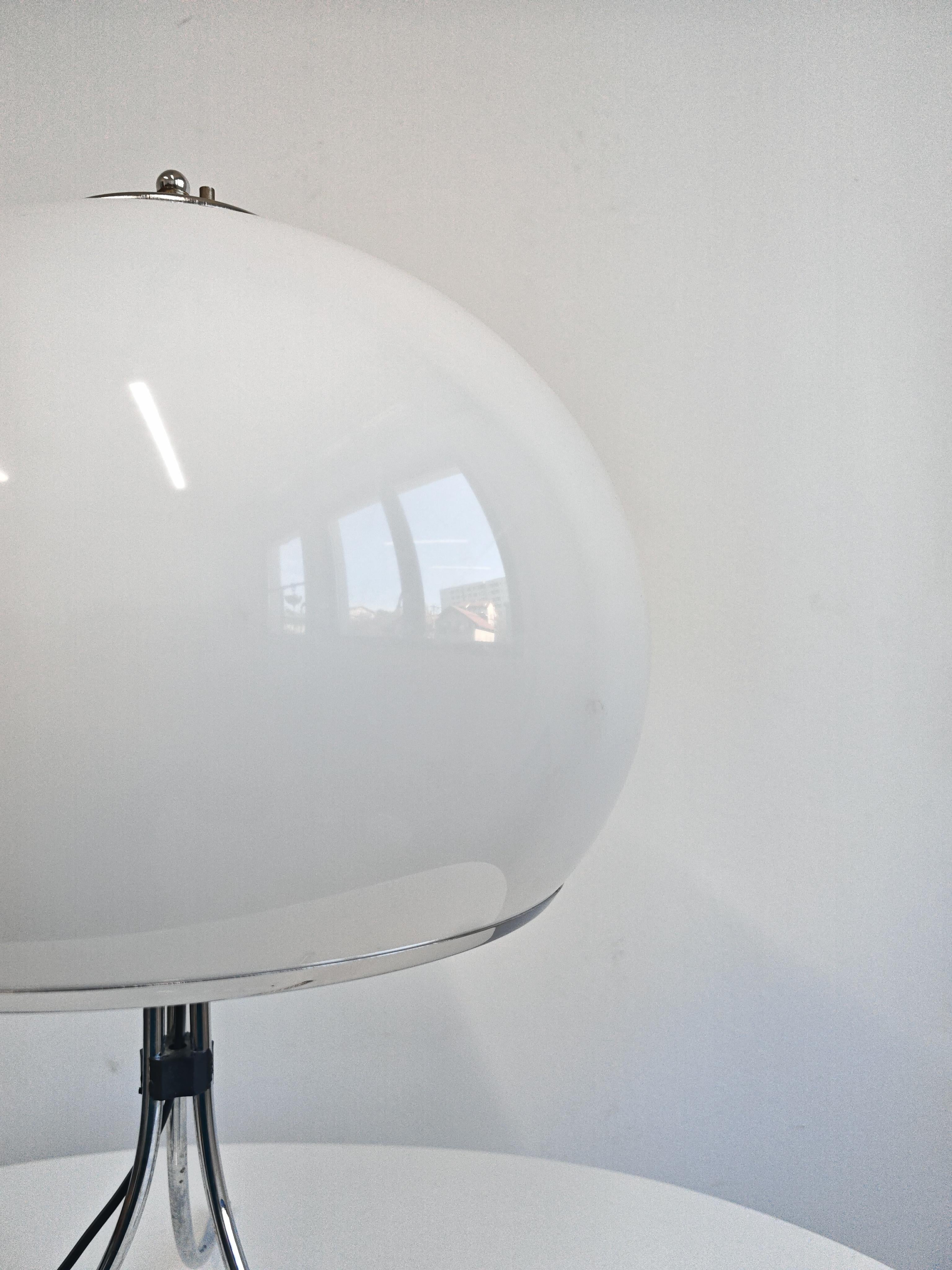 Mid-Century Modern Lampe de table moderne du milieu du siècle dernier attr. à Harvey Guzzini, Italie, années 1960 en vente