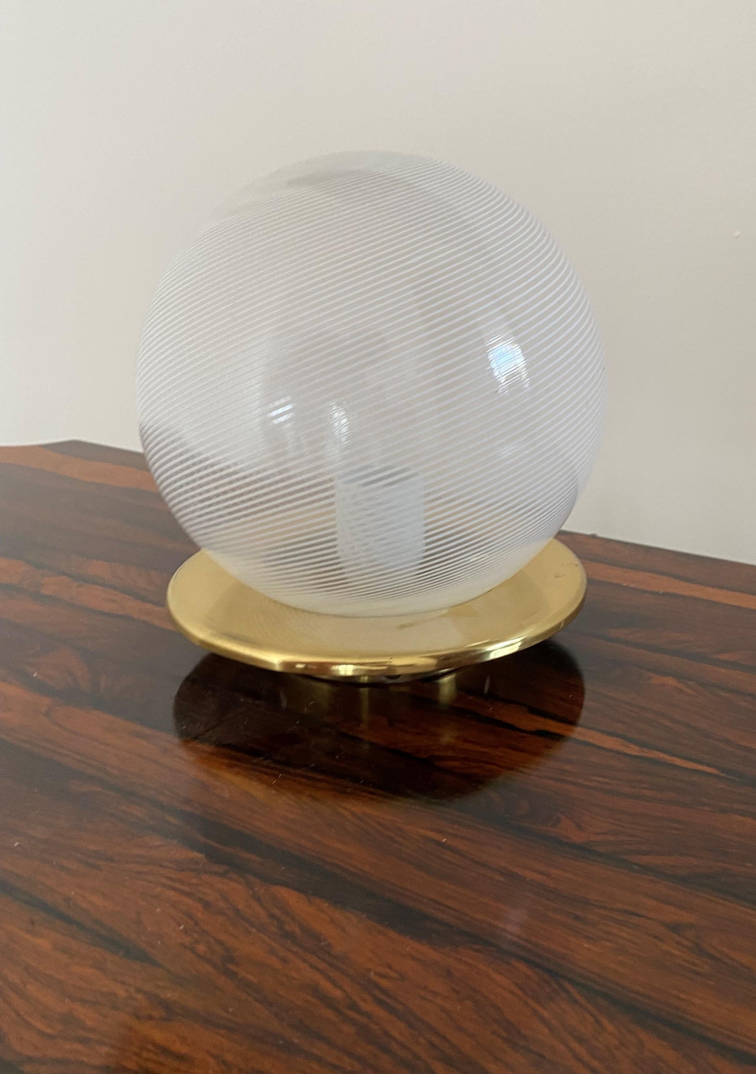 Late 20th Century Mid-Century Modern Table Lamp Attributed to Venini, Murano, circa 1970 For Sale