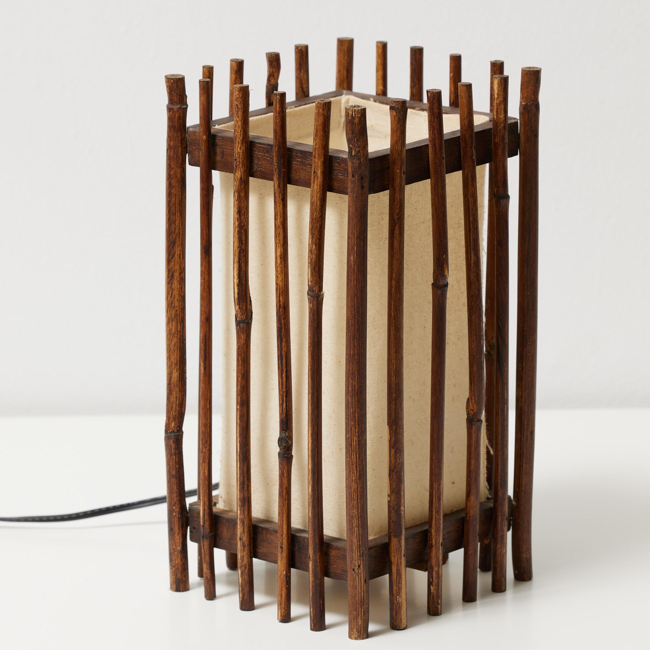 Mid-Century Modern Table Lamp – Bamboo and Linen, Circa 1950 For Sale 4