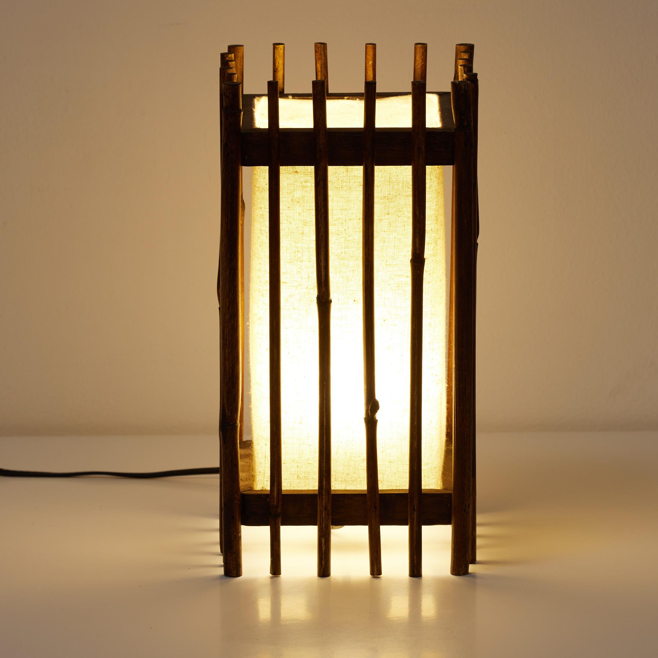 Mid-Century Modern Table Lamp – Bamboo and Linen, Circa 1950 For Sale 10