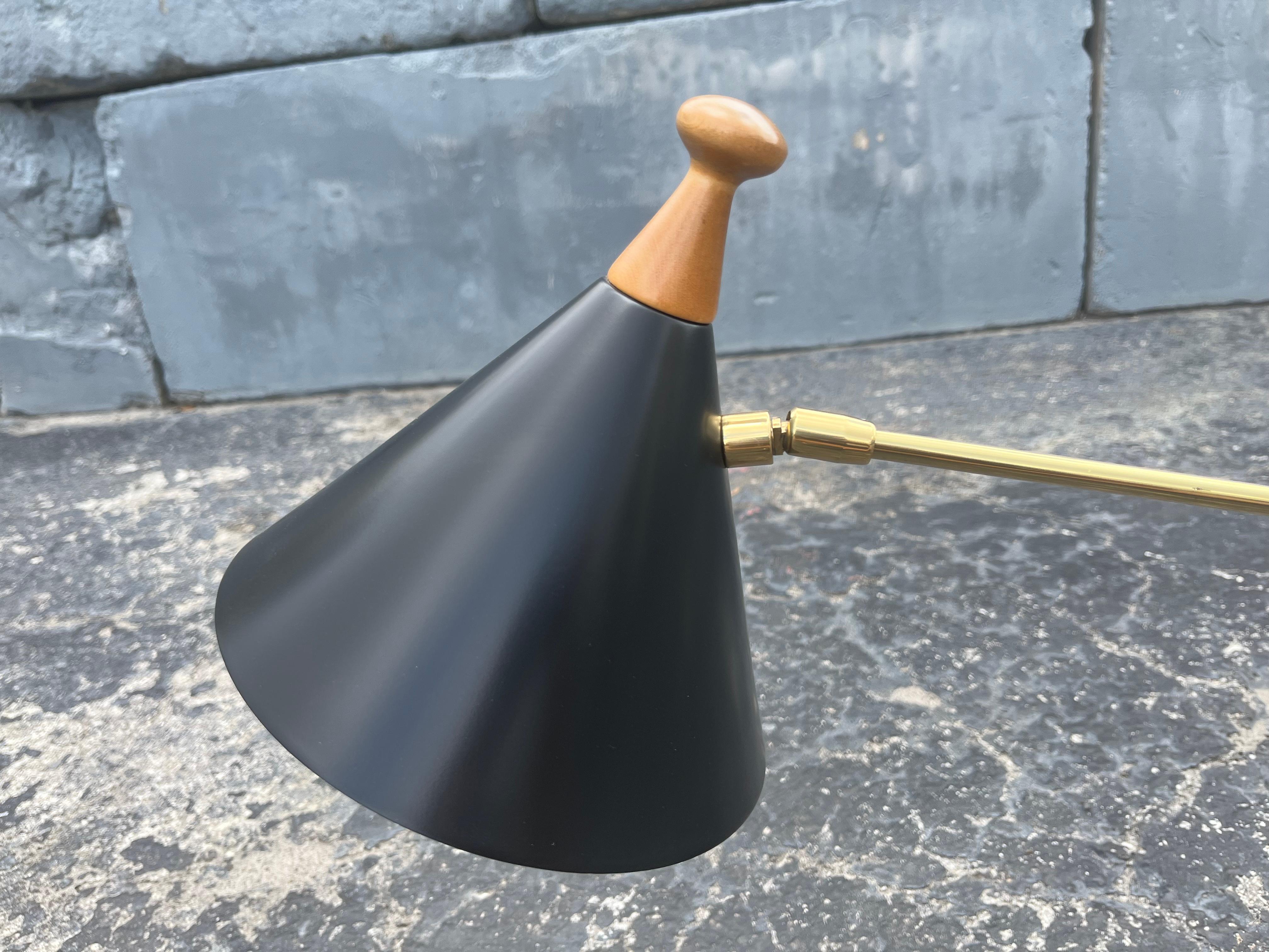 Lampe de table The Moderns, laiton en vente 3