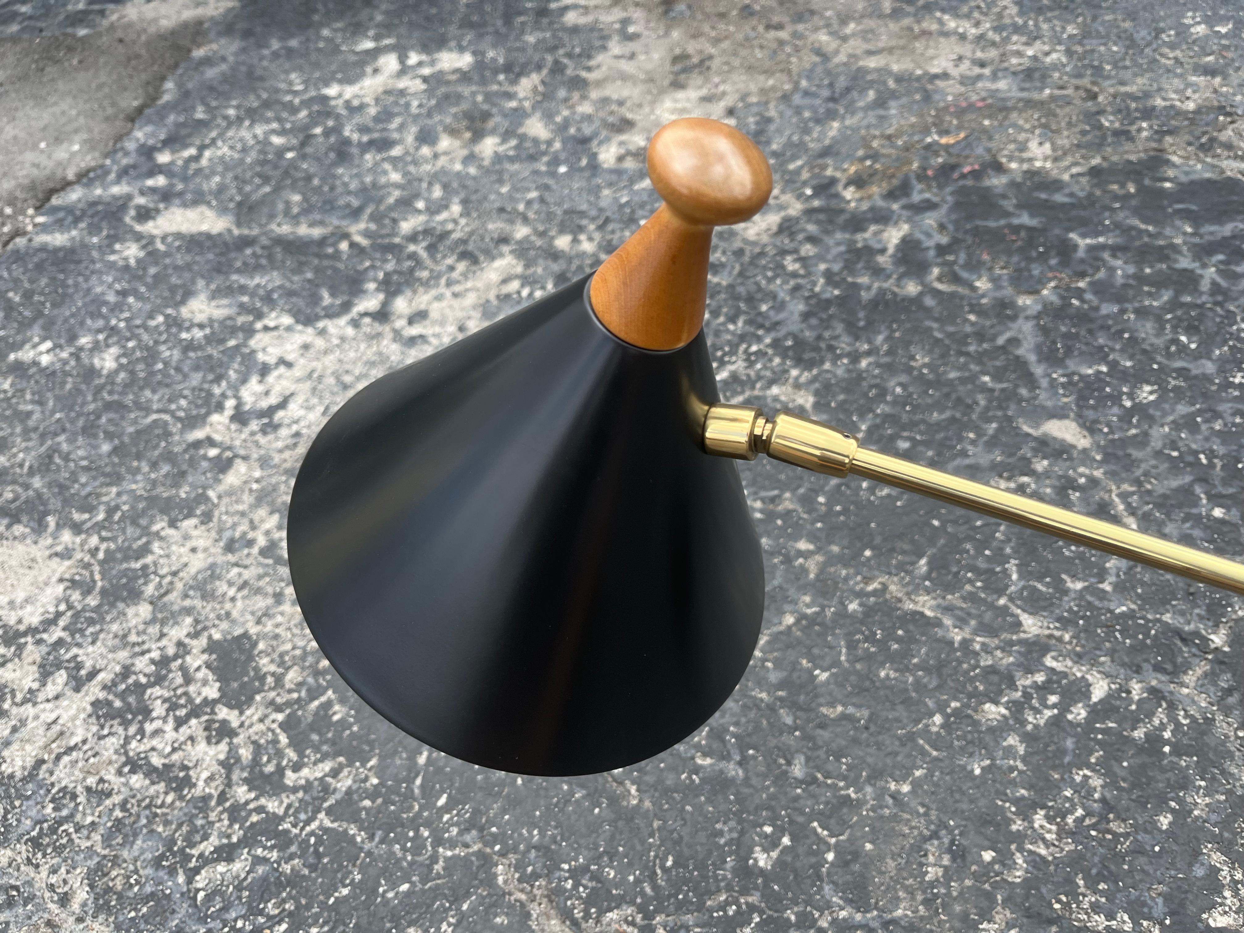 Lampe de table The Moderns, laiton en vente 6