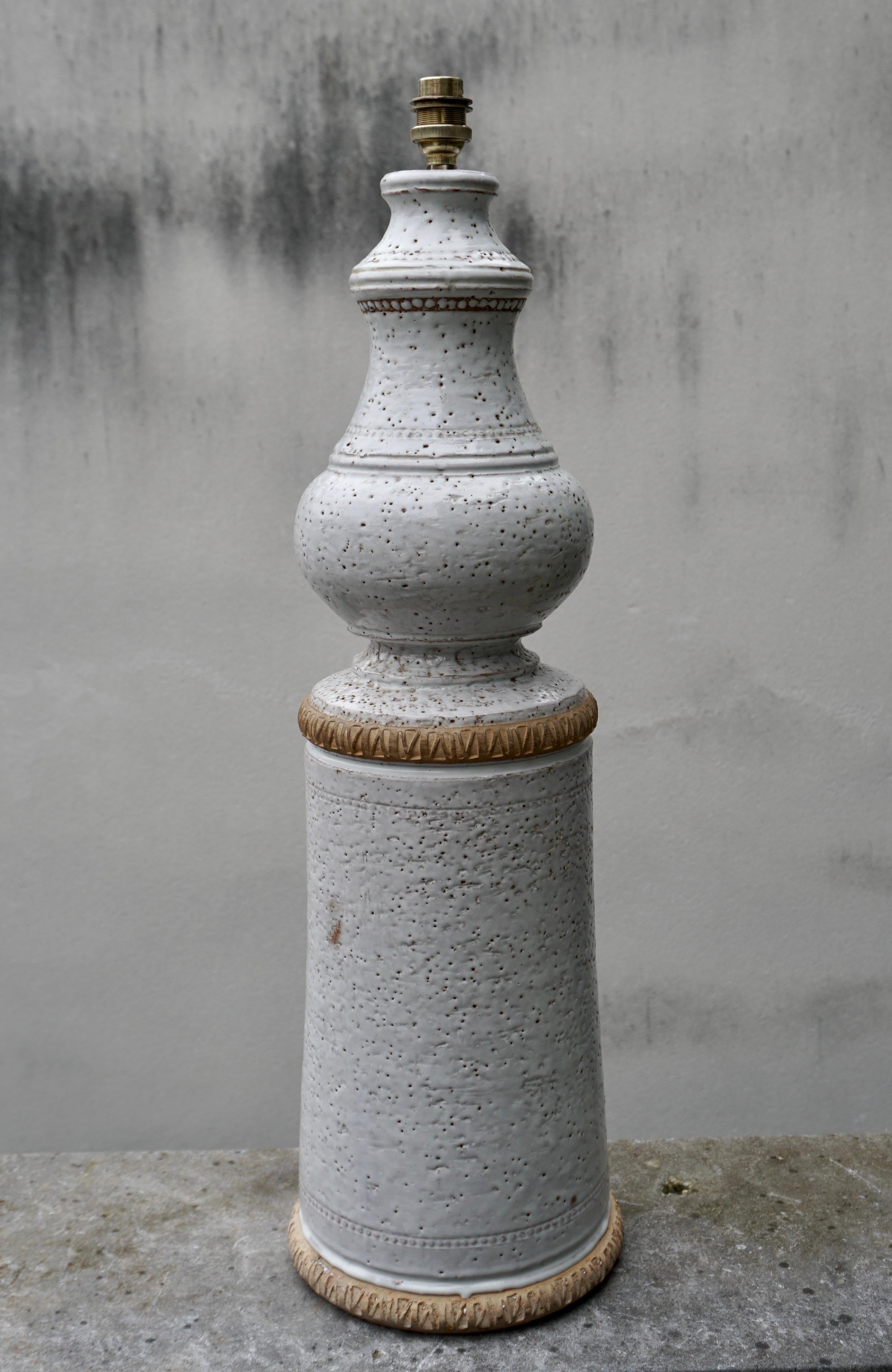  Mid Century Modern table lamp by Aldo Londi for Bitossi, Italy.

Height 26.7